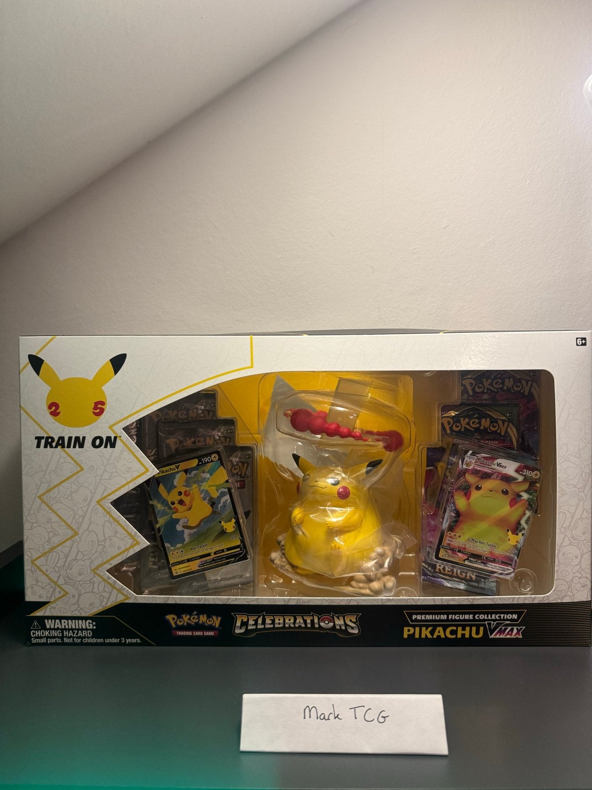 Pokémon Celebrations Premium Figure Collection Pikachu VMAX, Ophalen of Verzenden, Nieuw, Overige typen