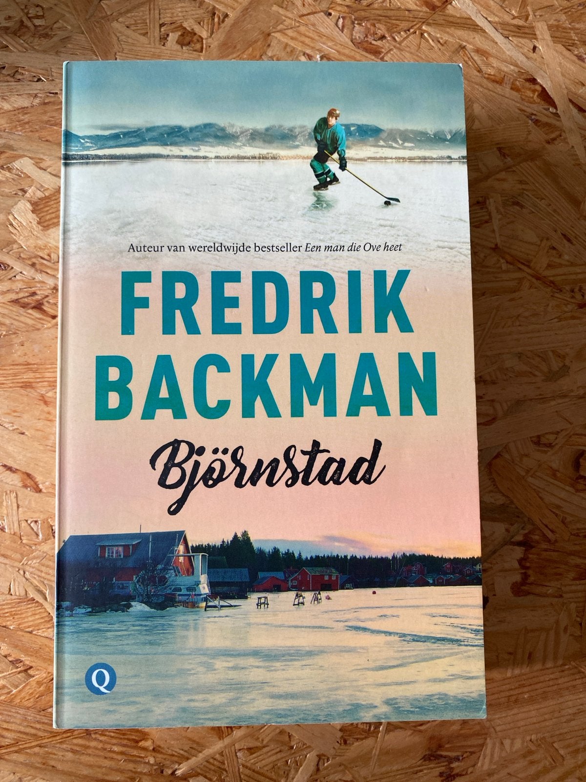 Björnstad - Fredrik Backman (Zo goed als nieuw), Ophalen of Verzenden, Zo goed als nieuw, Europa overig
