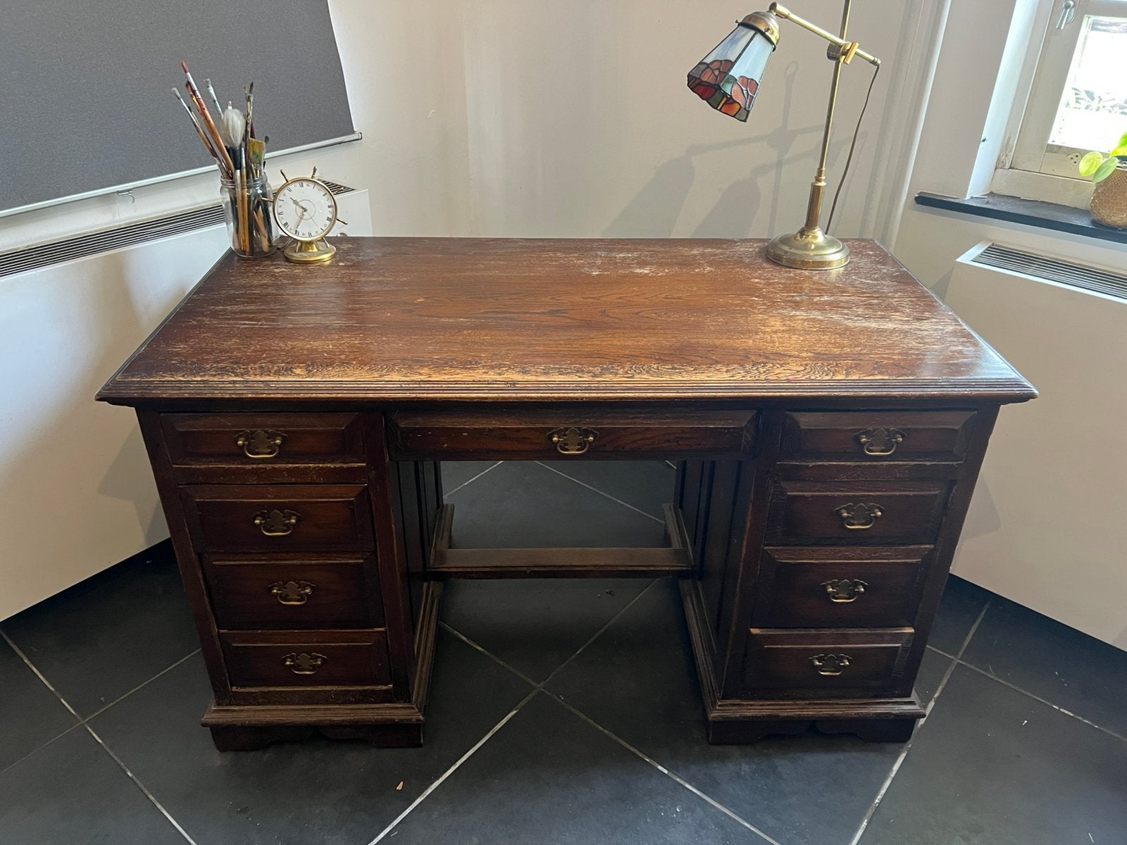 vintage eiken pedestal bureau / schrijfbureau met 9 laden, Antiek en Kunst, Ophalen