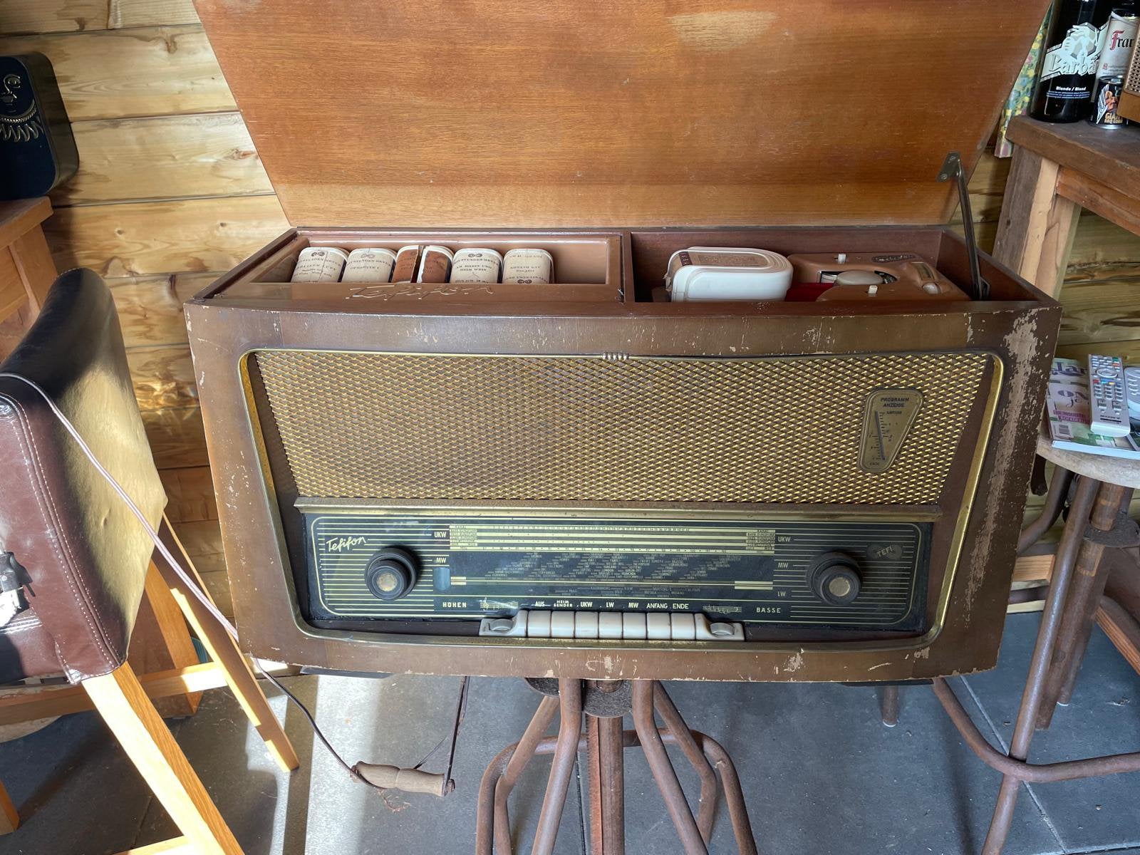 Telefunken TEFI radiomeubel met bandrecorder en cartridges, Ophalen