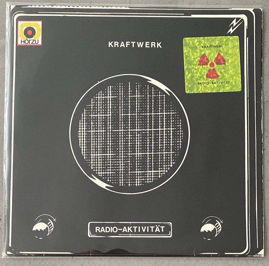 Kraftwerk - Radio-Aktivität | Kling Klang  Hörzu +stickervel, Ophalen of Verzenden, Zo goed als nieuw, Poprock, Originele persing