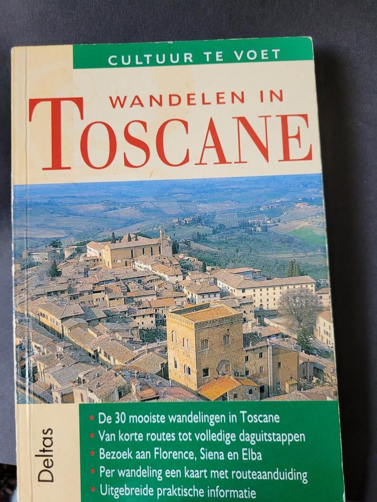 Wandelen in Toscane - Cultuur te voet, Boeken, Fiets- of Wandelgids, Europa, Ophalen of Verzenden, Onbekend