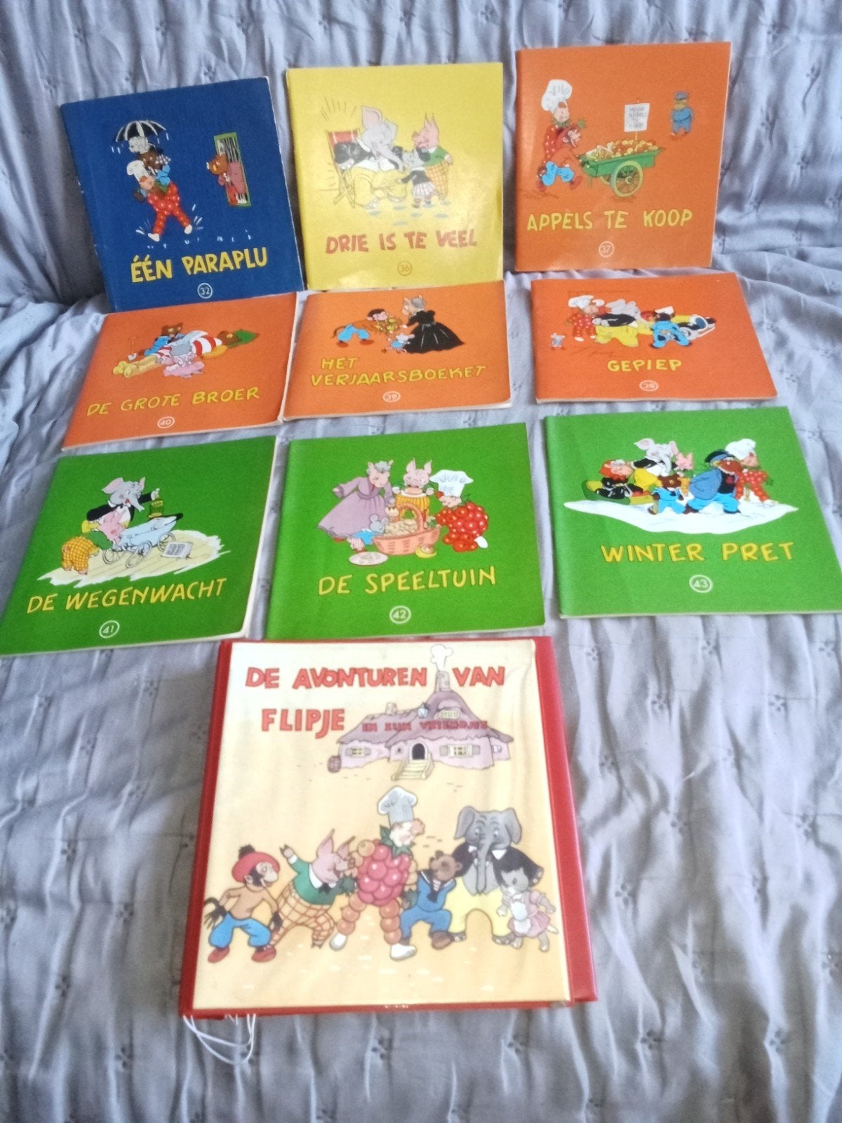 Luxe Flipje Tiel Verzamelmap + 9 Originele Stripboekjes, Ophalen of Verzenden, Gelezen, Fictie algemeen