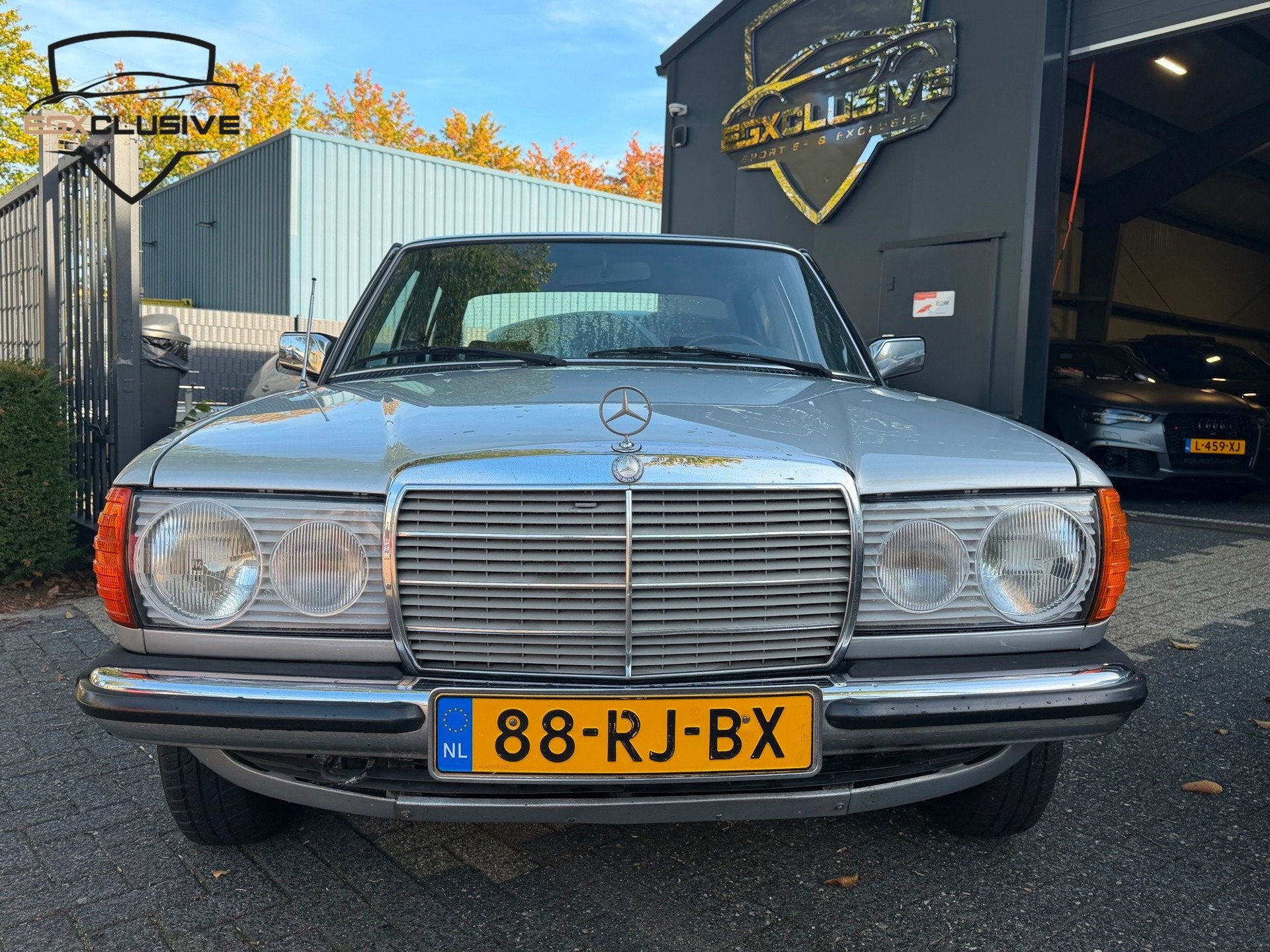 Mercedes-Benz 200-280 (W123) 300 D 5 cyl Automaat, Auto's, Achterwielaandrijving, Gebruikt, Leder, Sedan