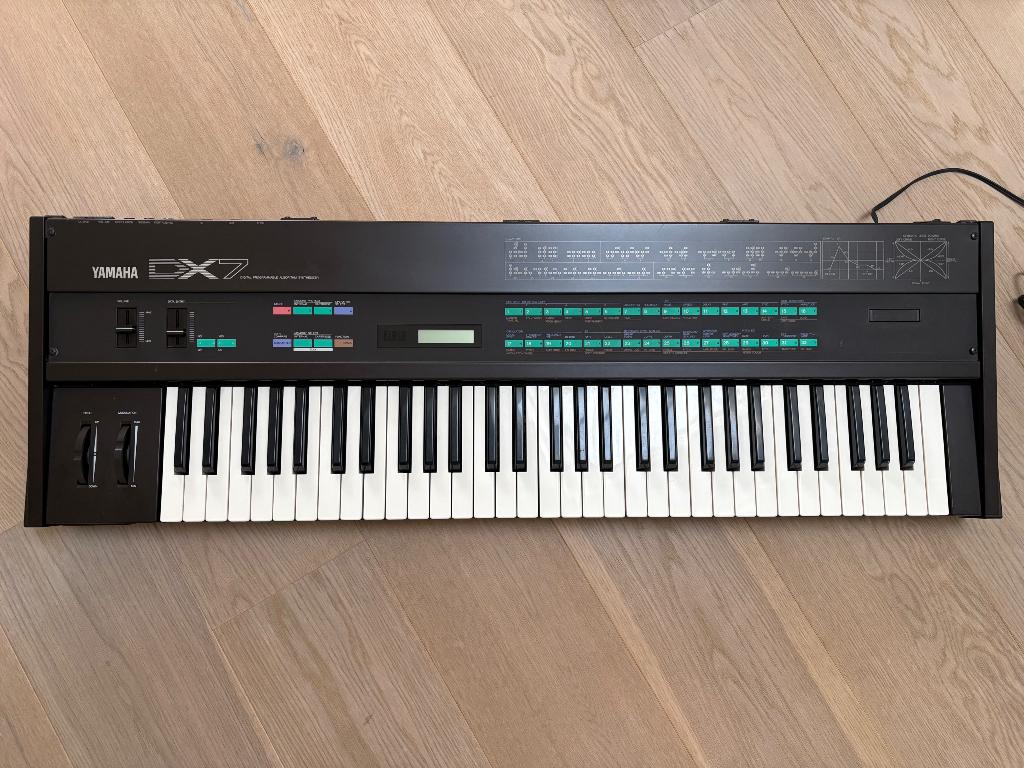 Yamaha DX7, Ophalen, 61 toetsen, Yamaha, Zo goed als nieuw