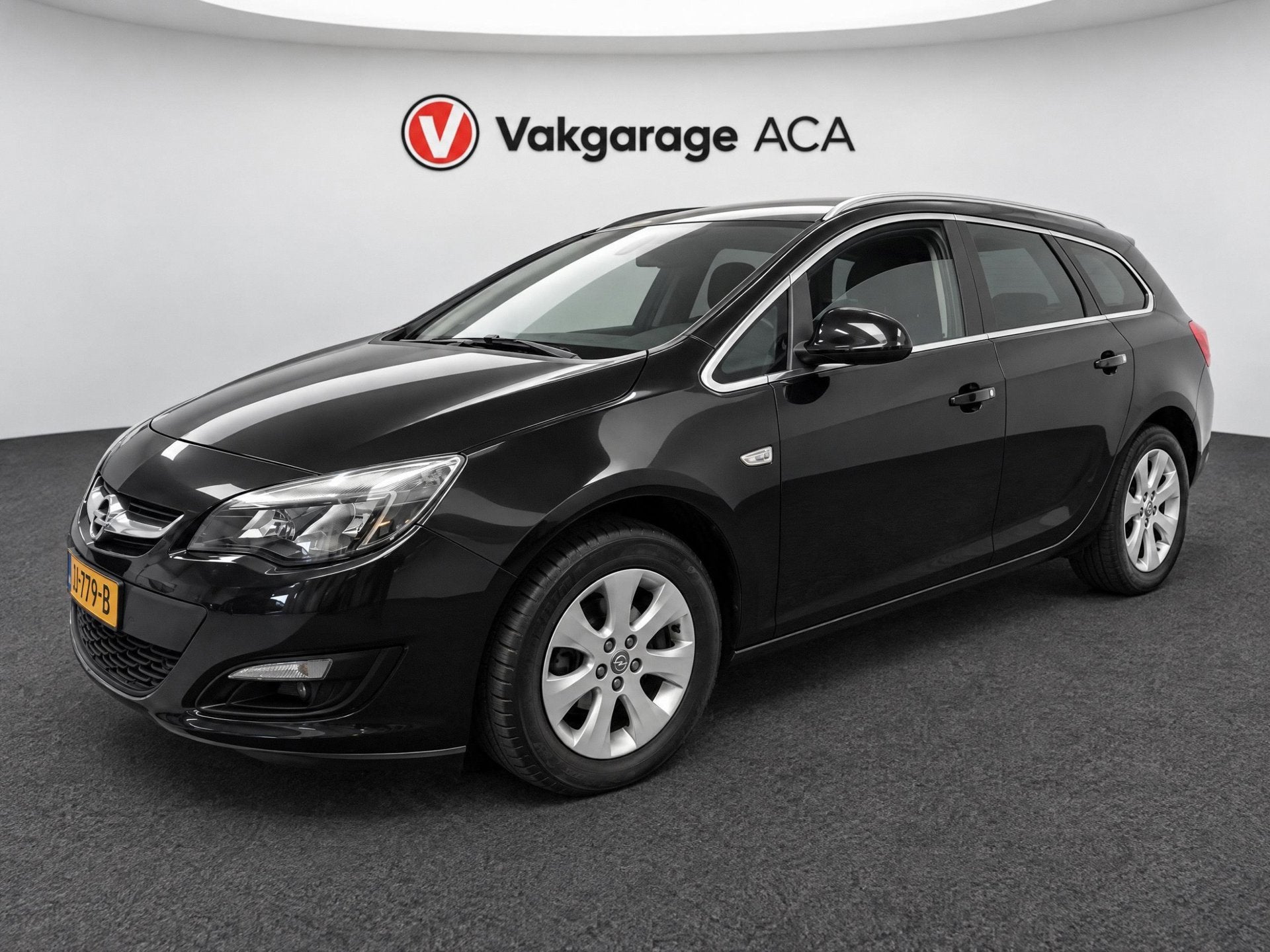 Opel Astra Sports Tourer 1.4 Turbo Blitz // AIRCO // NAVI //, Gebruikt, 4 cilinders, Zwart, Origineel Nederlands