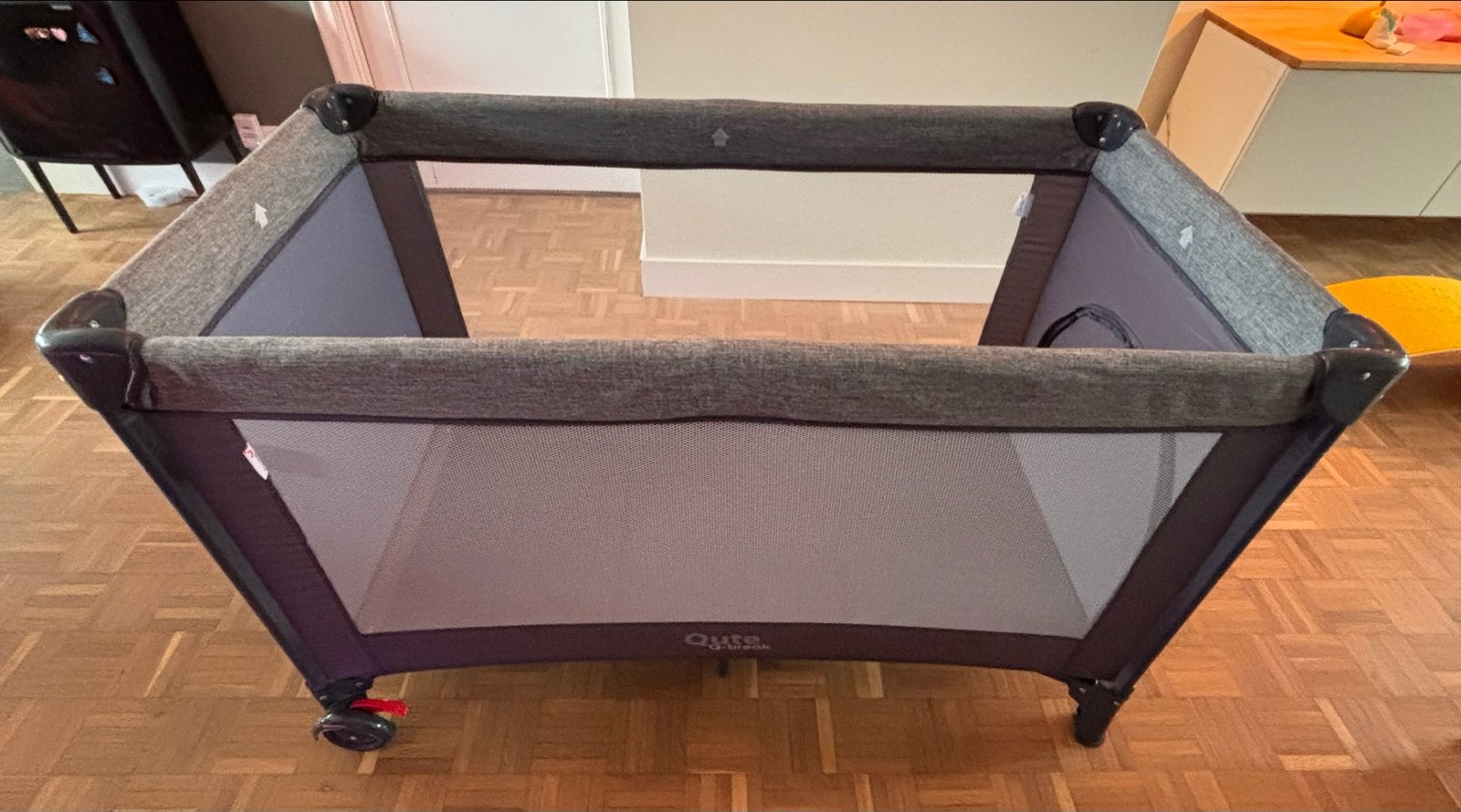 Qute campingbed / box, Ophalen, Zo goed als nieuw, Rechthoekig, Wieltjes