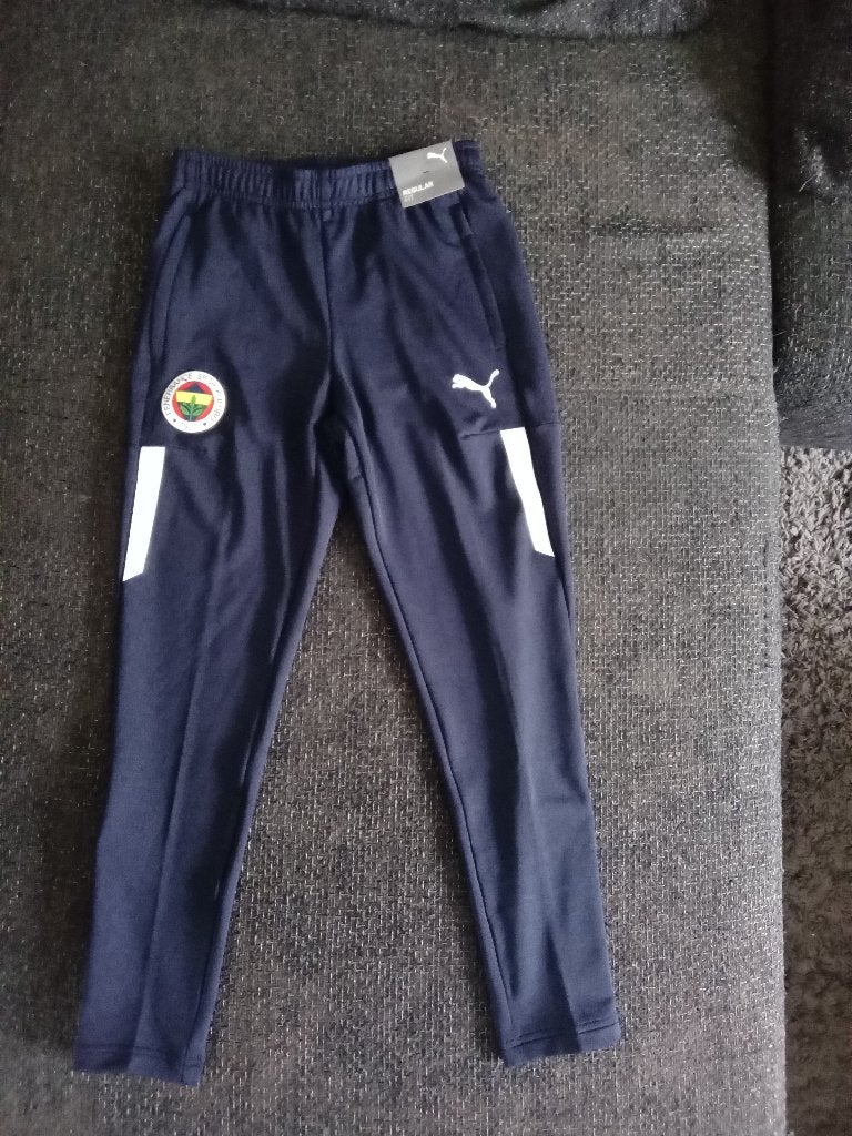 Splinternieuwe Puma Trainingsbroek van Fenerbahçe SK, Maat XS of kleiner, Ophalen of Verzenden, Nieuw, Trainingspak