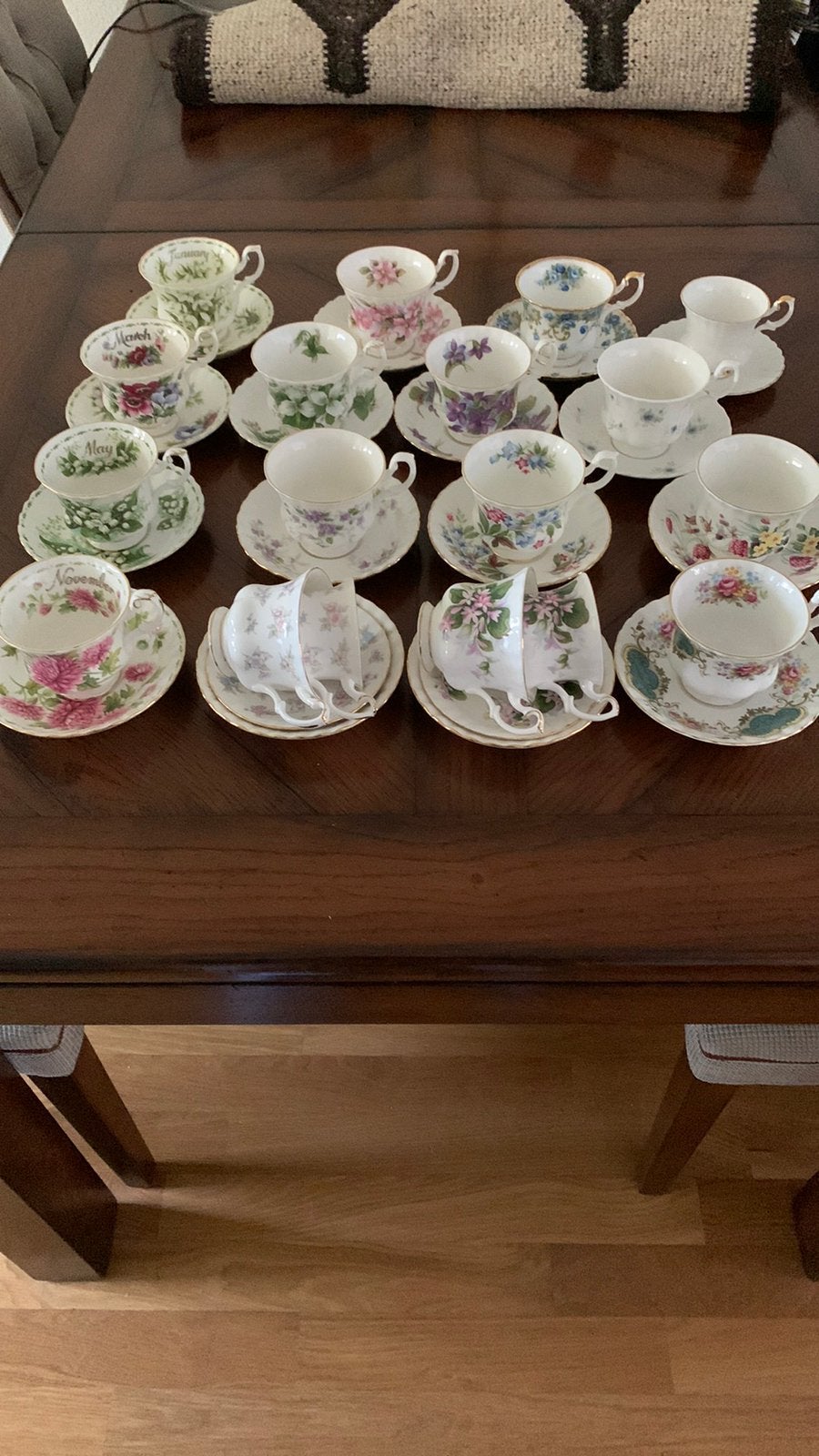 Royal Albert kopjes totaal 18 stuks, Ophalen