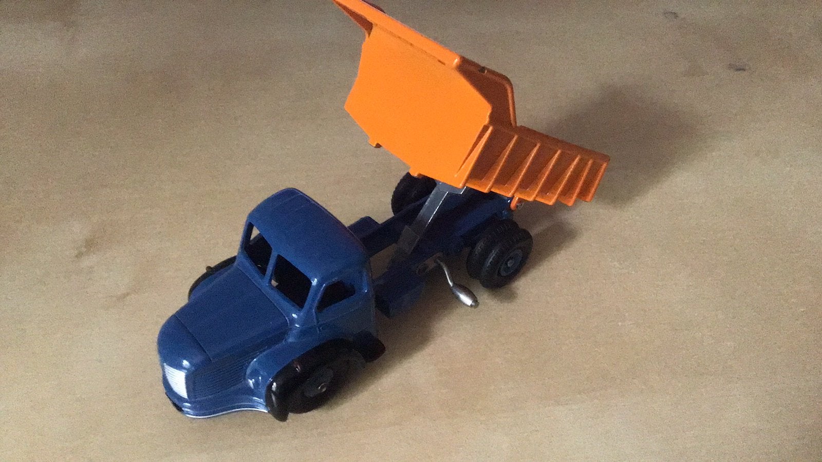 DINKY TOYS BERLIET 34 KIPWAGEN NIEUW, BIJNA GRATIS  NU11EURO, Ophalen of Verzenden, Zo goed als nieuw, Auto, Dinky Toys