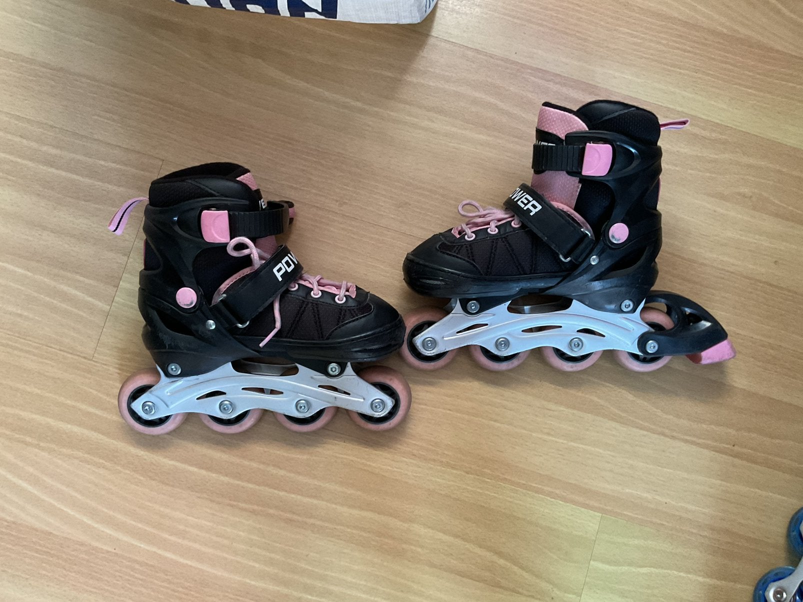 Skeelers verstelbaar maat 30-33 rose, Overige merken, Kinderen, Ophalen of Verzenden, Inline skates 4 wielen