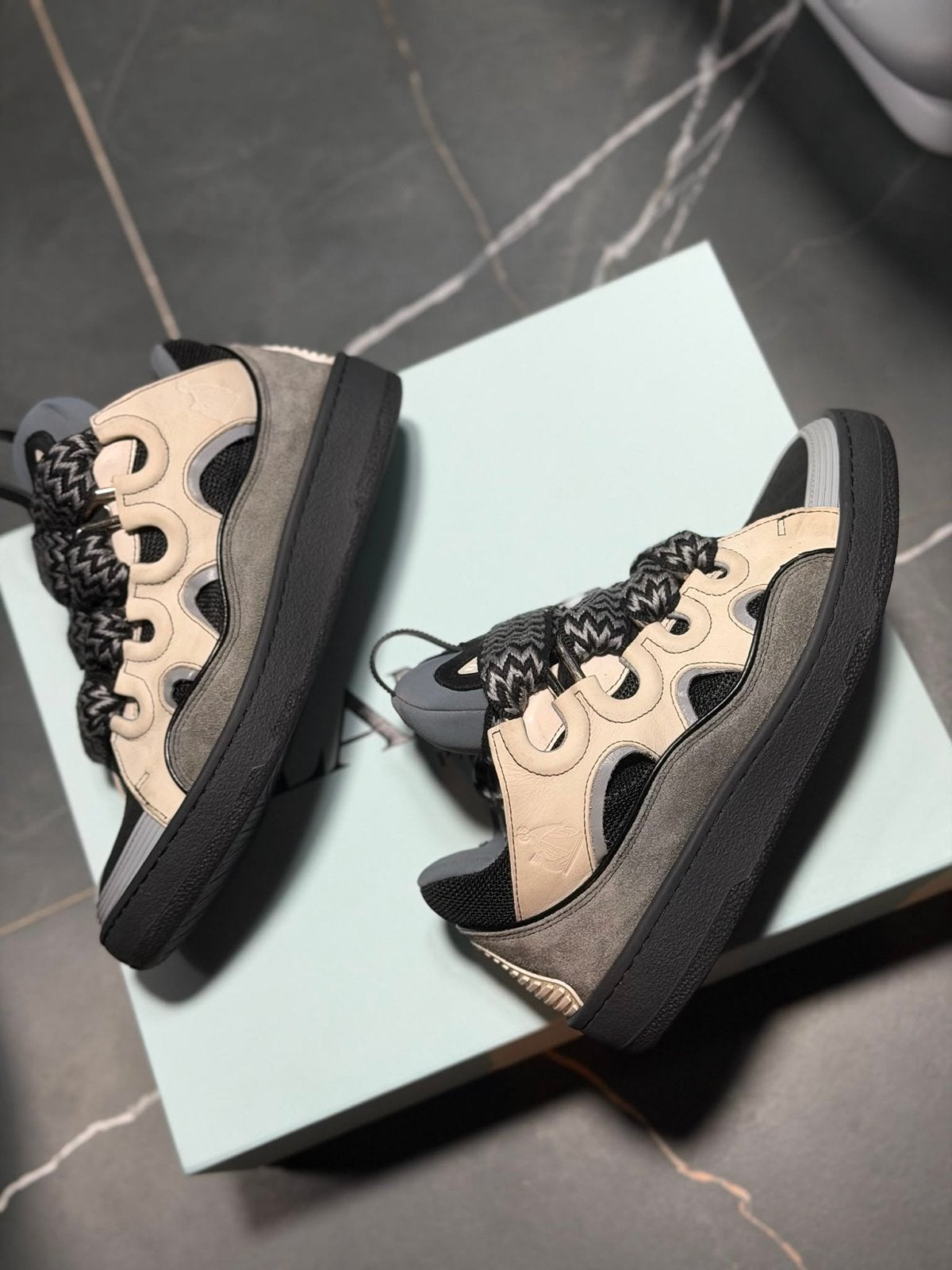 Stijlvolle sneakers - Grijs/Beige, Kleding | Heren, Schoenen, Ophalen, Zo goed als nieuw, Overige kleuren, Sneakers of Gympen