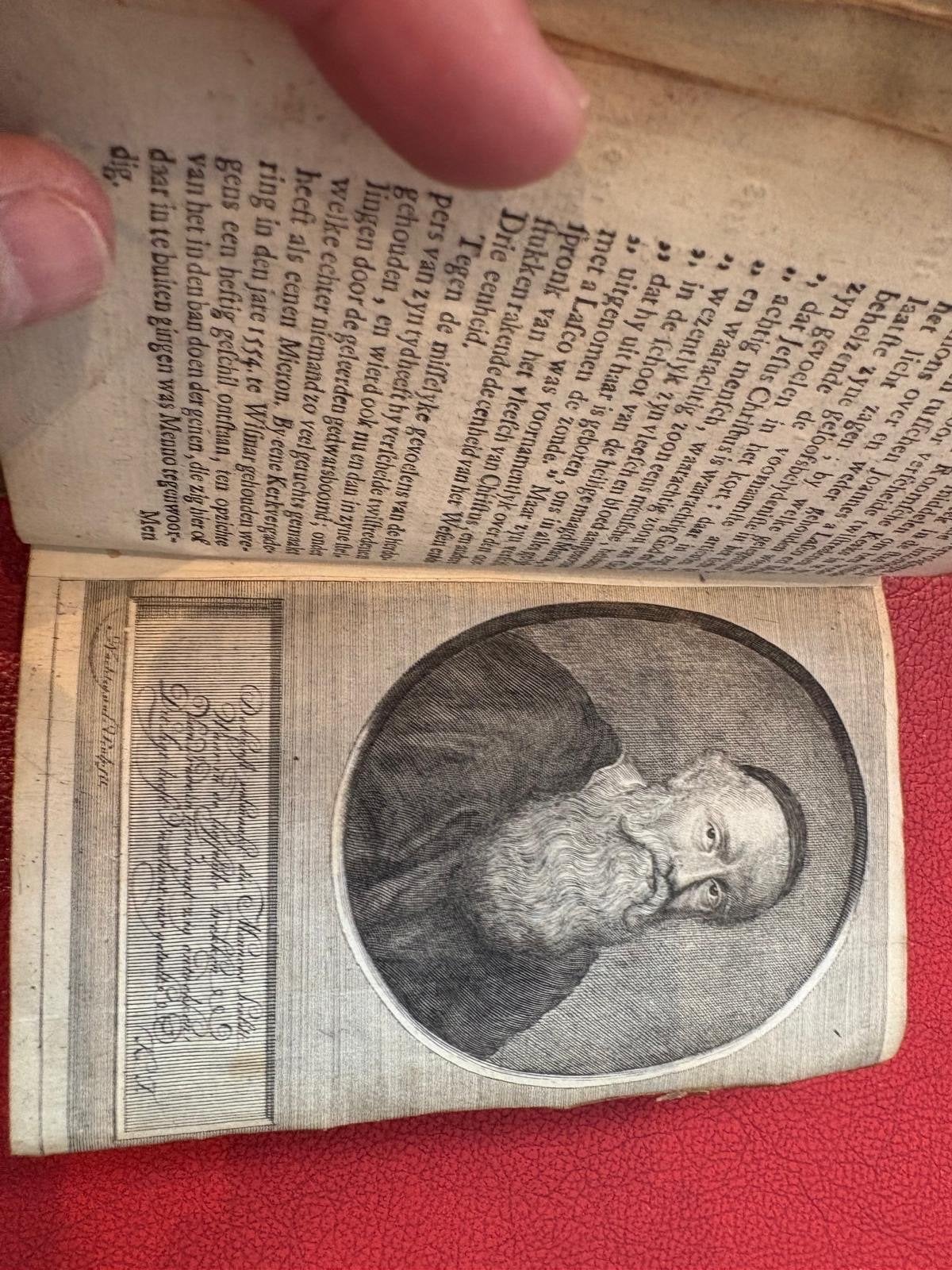 Kort Verhaal Reformatie en Oorlog  Nederlanden 1730, Antiek en Kunst, Ophalen of Verzenden
