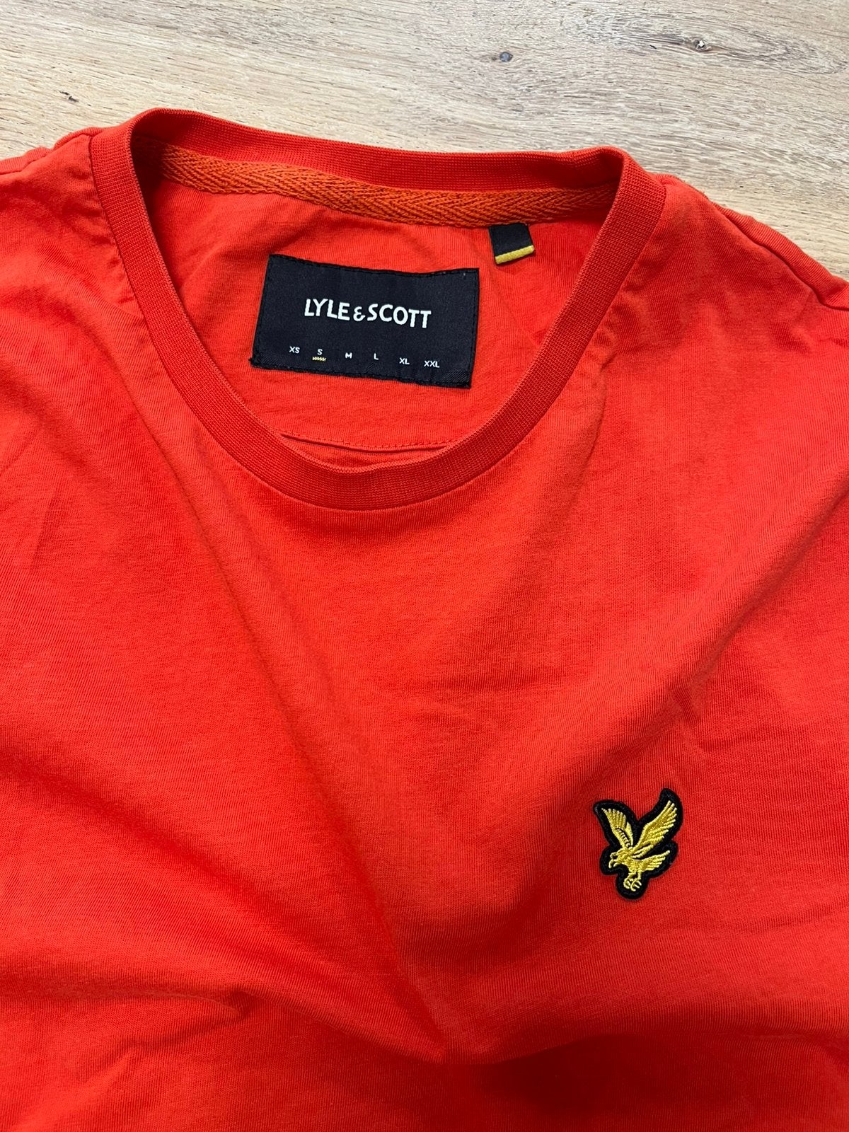 Lyle & Scott t-shirt oranje nederland - Maat S, Ophalen of Verzenden, Zo goed als nieuw, Maat 46 (S) of kleiner, Oranje