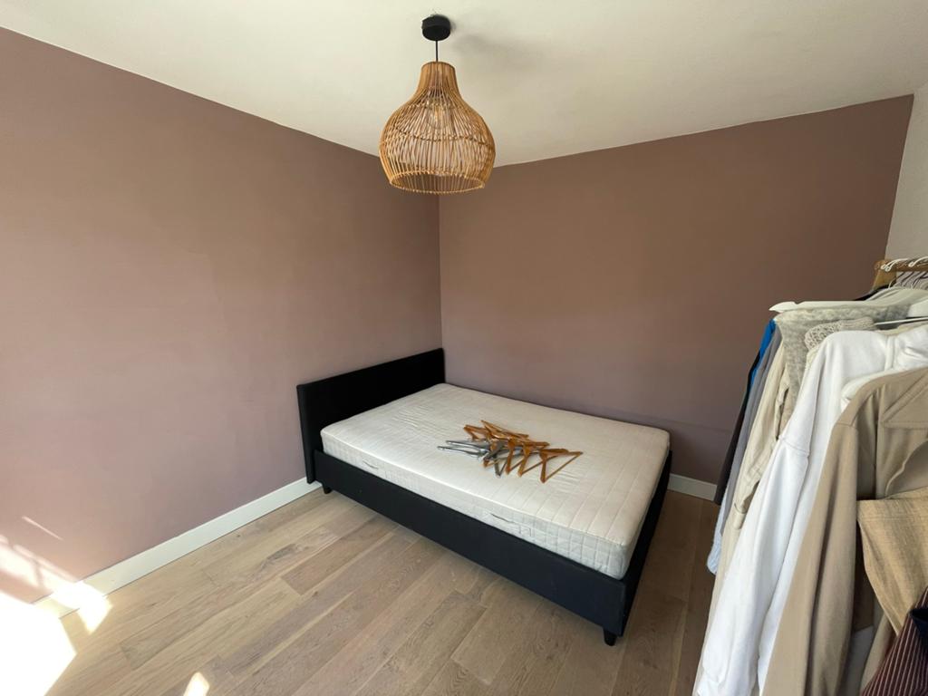 Bed 1.40 met matras en topper, Ophalen, Gebruikt, Zwart, Tweepersoons
