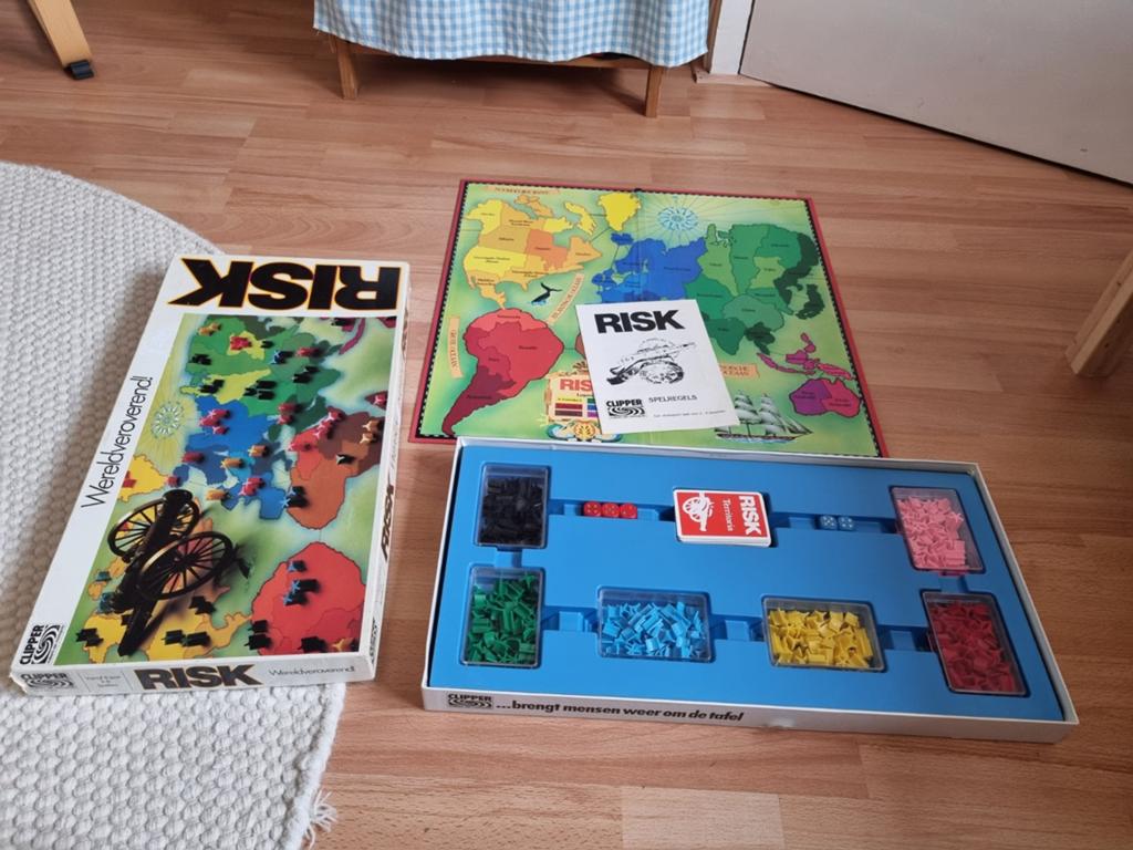 Vintage Risk bordspel compleet - Wereldveroverend!, Hobby en Vrije tijd, Gezelschapsspellen | Bordspellen, Gebruikt, Drie of vier spelers