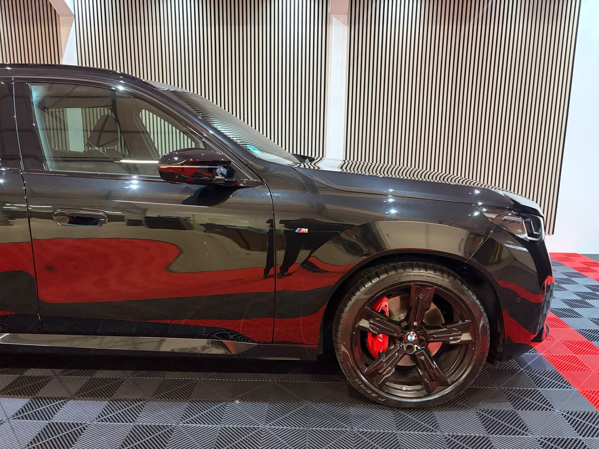 BMW X3 M50 398pk Aut 2025 Zwart M Sportpakket Pro | Pano |, Auto's, Gebruikt, Met garantie (alle), 2500 kg, Zwart