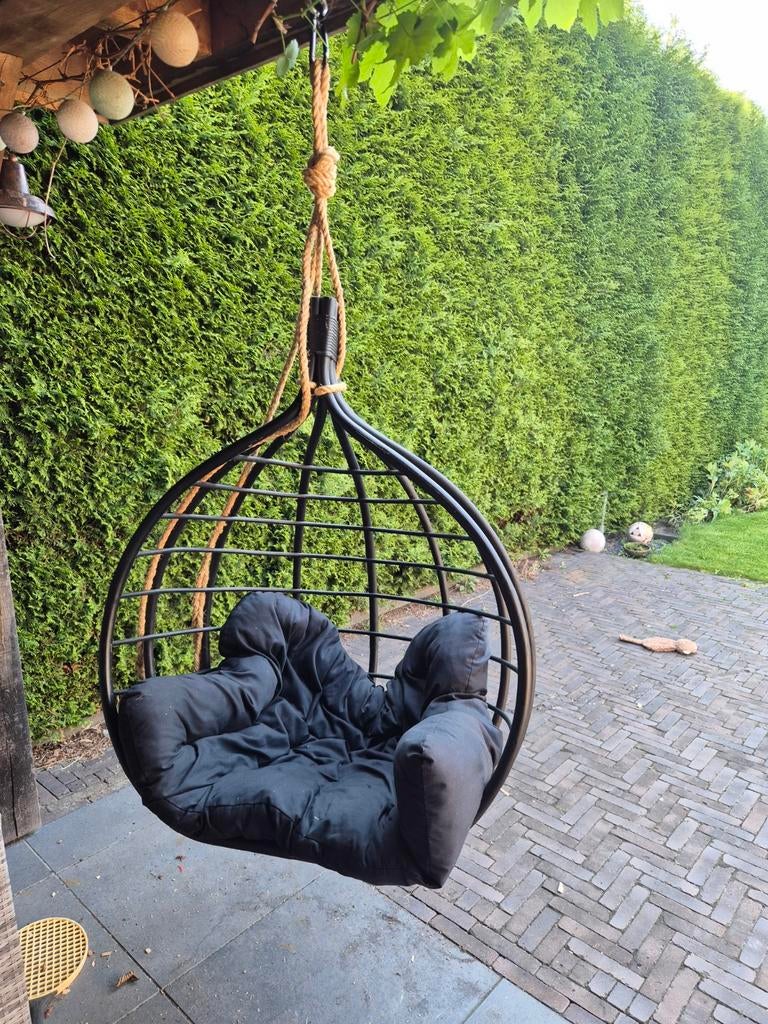 Comfortabele hangstoel met kussen - Zwart, Tuin en Terras, Ophalen, Gebruikt, Rotan