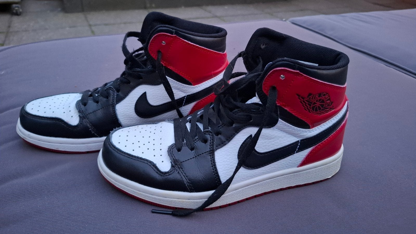 Air Jordan 1 Retro High OG "Black Toe" - Maat 40, Kleding | Heren, Schoenen, Zwart, Nike, Ophalen of Verzenden, Sneakers of Gympen