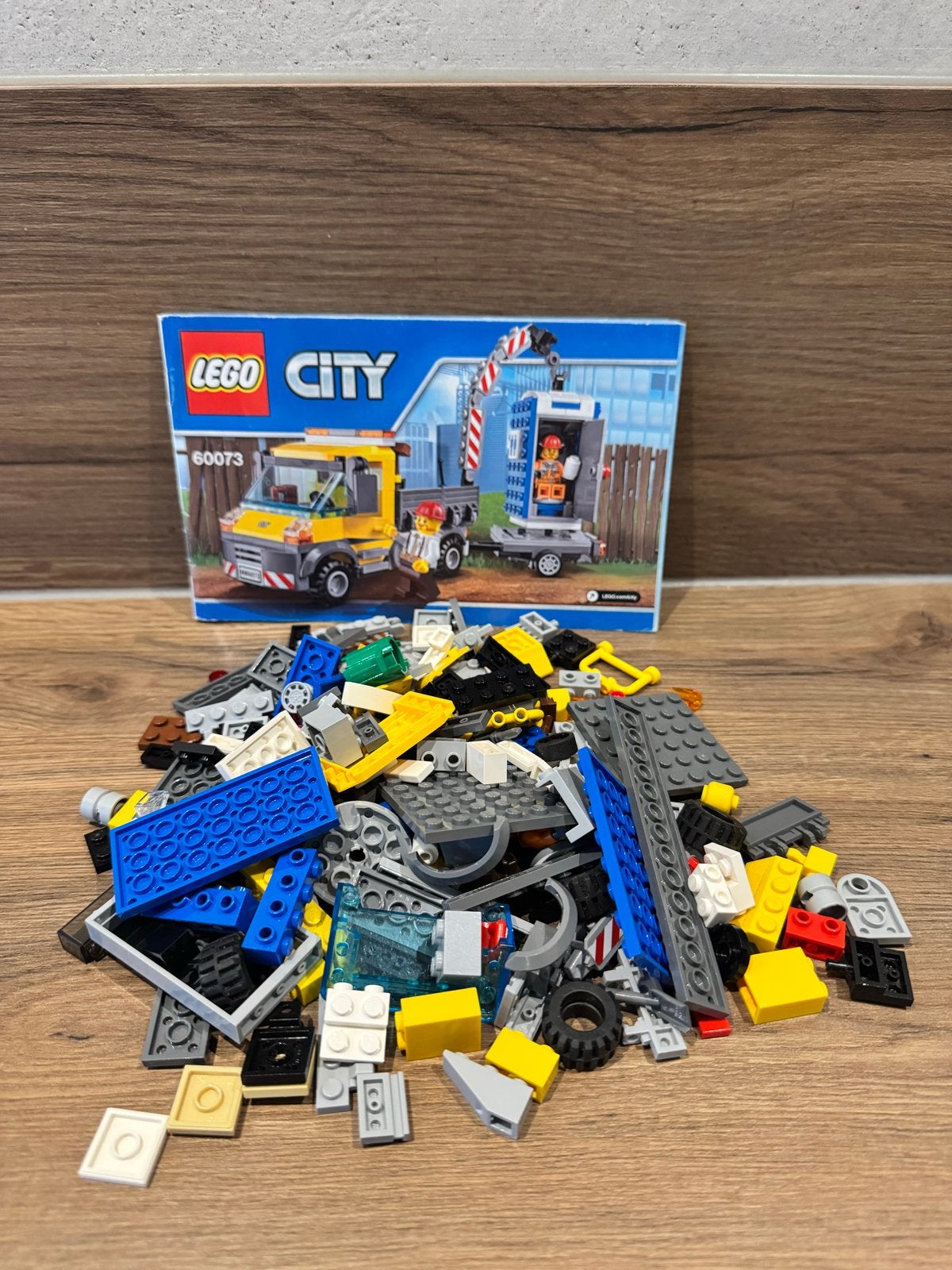 LEGO City 60073 Service Truck - complete set