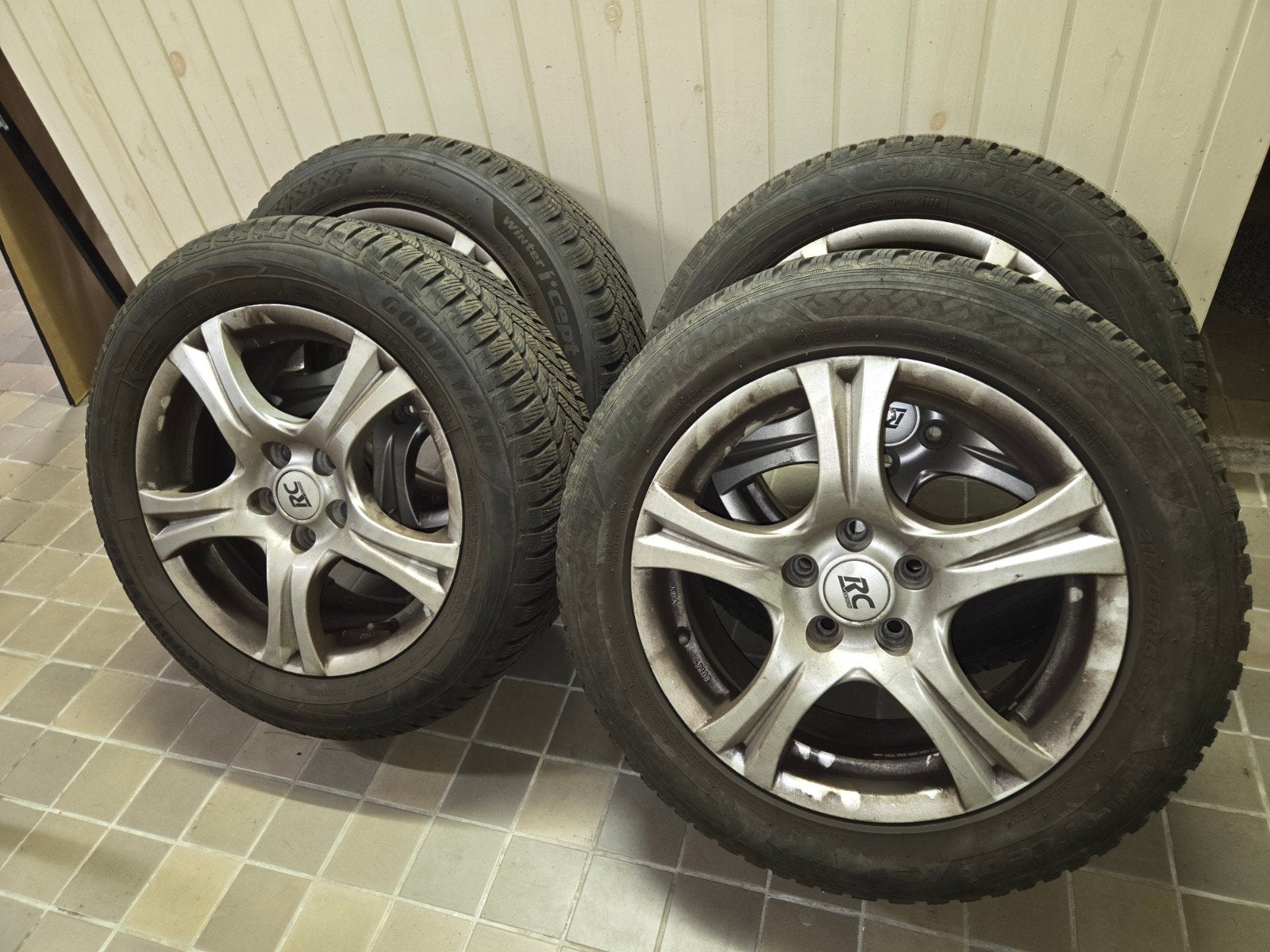 Winterbanden met velgen voor Ford Mondeo, Auto-onderdelen, Ophalen, 16 inch, Banden en Velgen, Winterbanden
