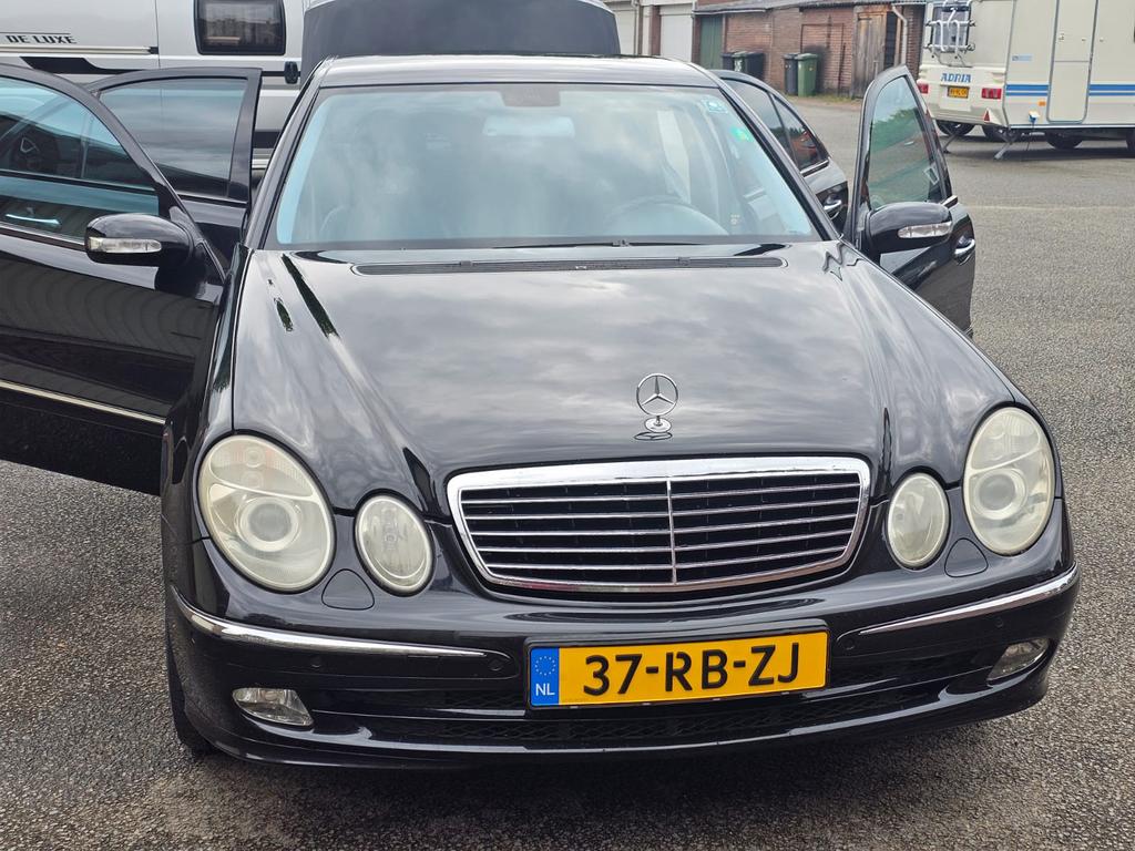 ✅Mercedes-Benz E-Klasse 1.8 E200 Kompressor Sedan AUT 2005, Auto's, Mercedes-Benz, Automaat, Achterwielaandrijving, 4 cilinders