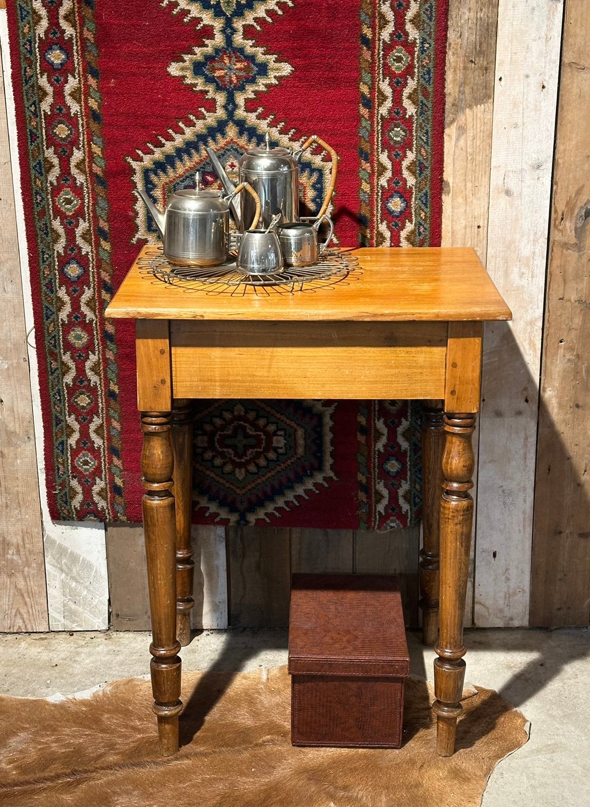 Brocante tafeltje - hout - landelijk, Huis en Inrichting, Ophalen, Minder dan 55 cm, Gebruikt, 60 cm of meer