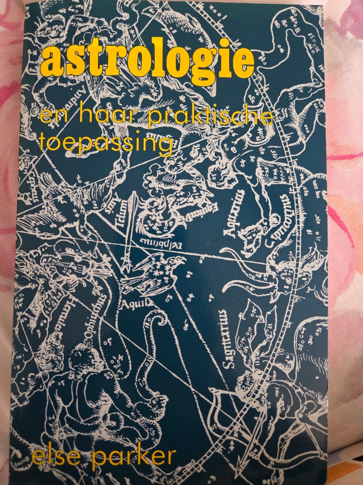 Astrologie en haar praktische toepassing, Ophalen of Verzenden, Zo goed als nieuw, Astrologie, Achtergrond en Informatie