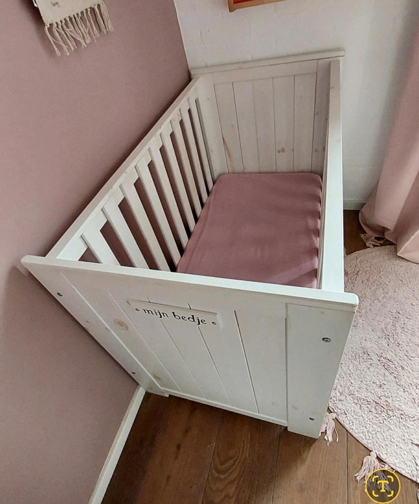 Ledikant en commode in zeer goede staat, Gebruikt, 70 tot 85 cm, Lattenbodem, 140 tot 160 cm