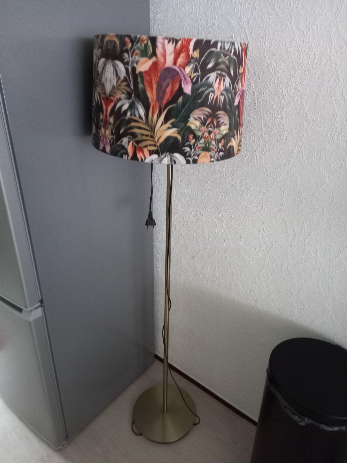 Staande lamp met prachtige design lampenkap, Ophalen, 100 tot 150 cm, Metaal, Zo goed als nieuw