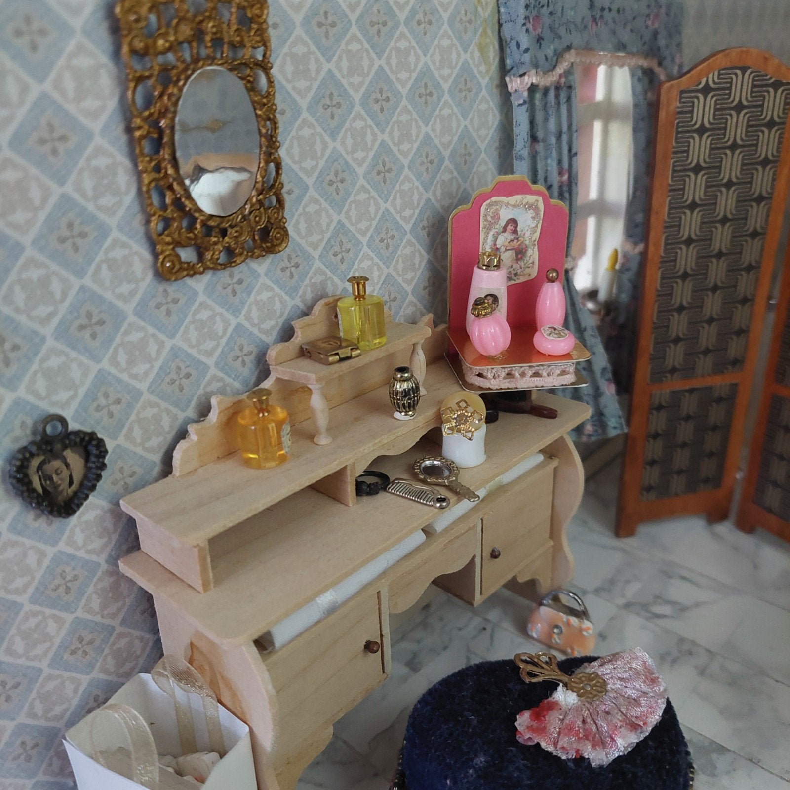 make up standaard voor poppenhuis, Ophalen of Verzenden, Nieuw, Poppenhuis