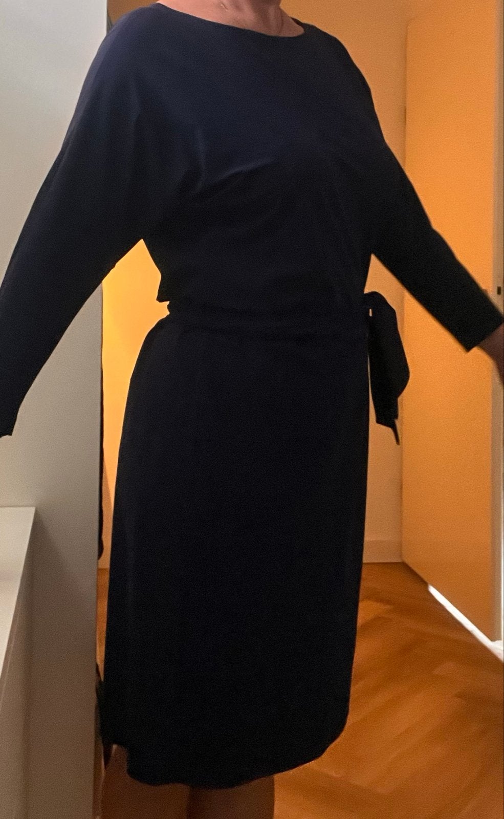 Donkerblauwe jurk van Ladress in maat L, Kleding | Dames, Maat 38/40 (M), Blauw, Ophalen of Verzenden, Zo goed als nieuw