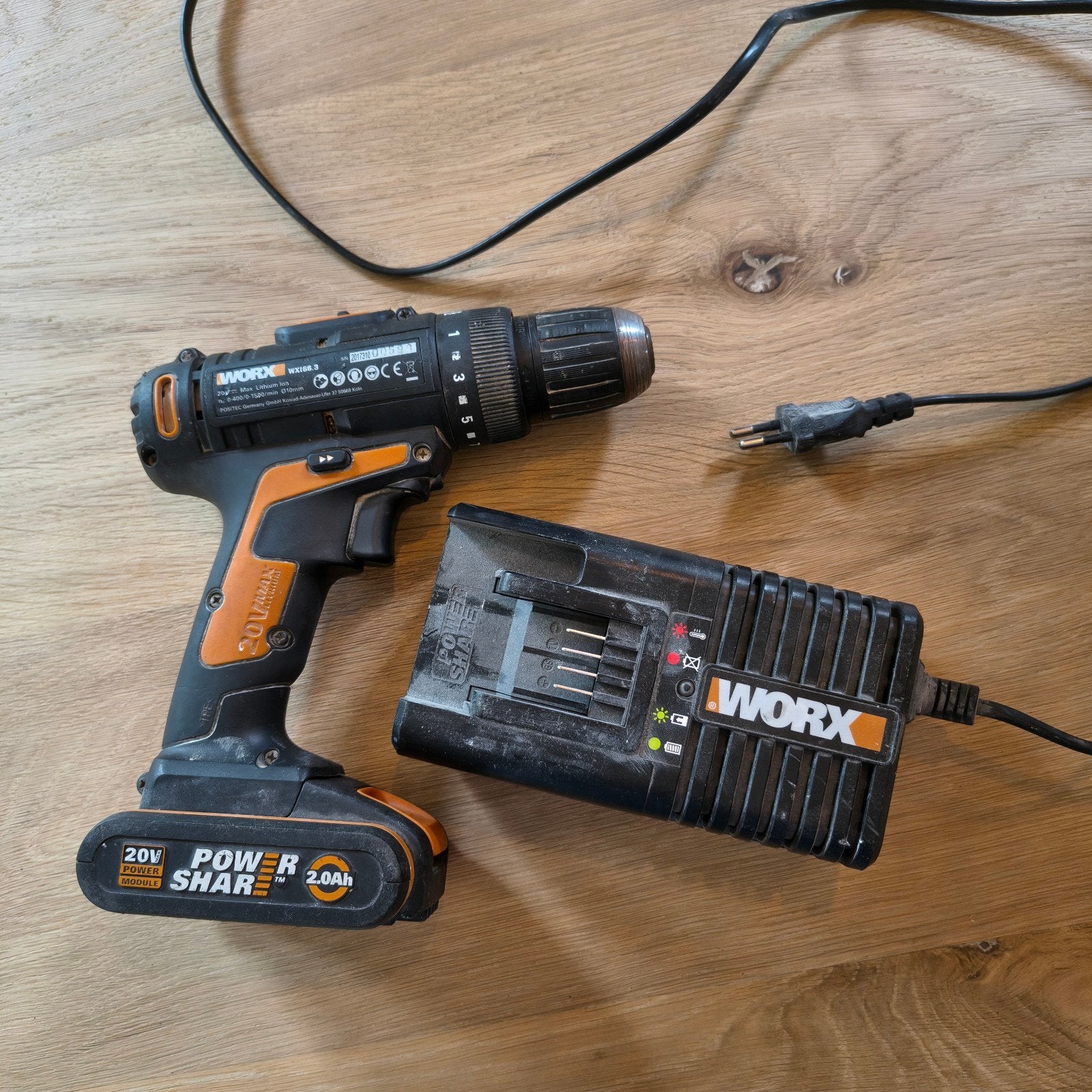 Worx WX166.3 Boor- en Schroefmachine 20V 2.0Ah Accu, Ophalen of Verzenden, Gebruikt, Boor- en Schroefmachine, Variabele snelheid