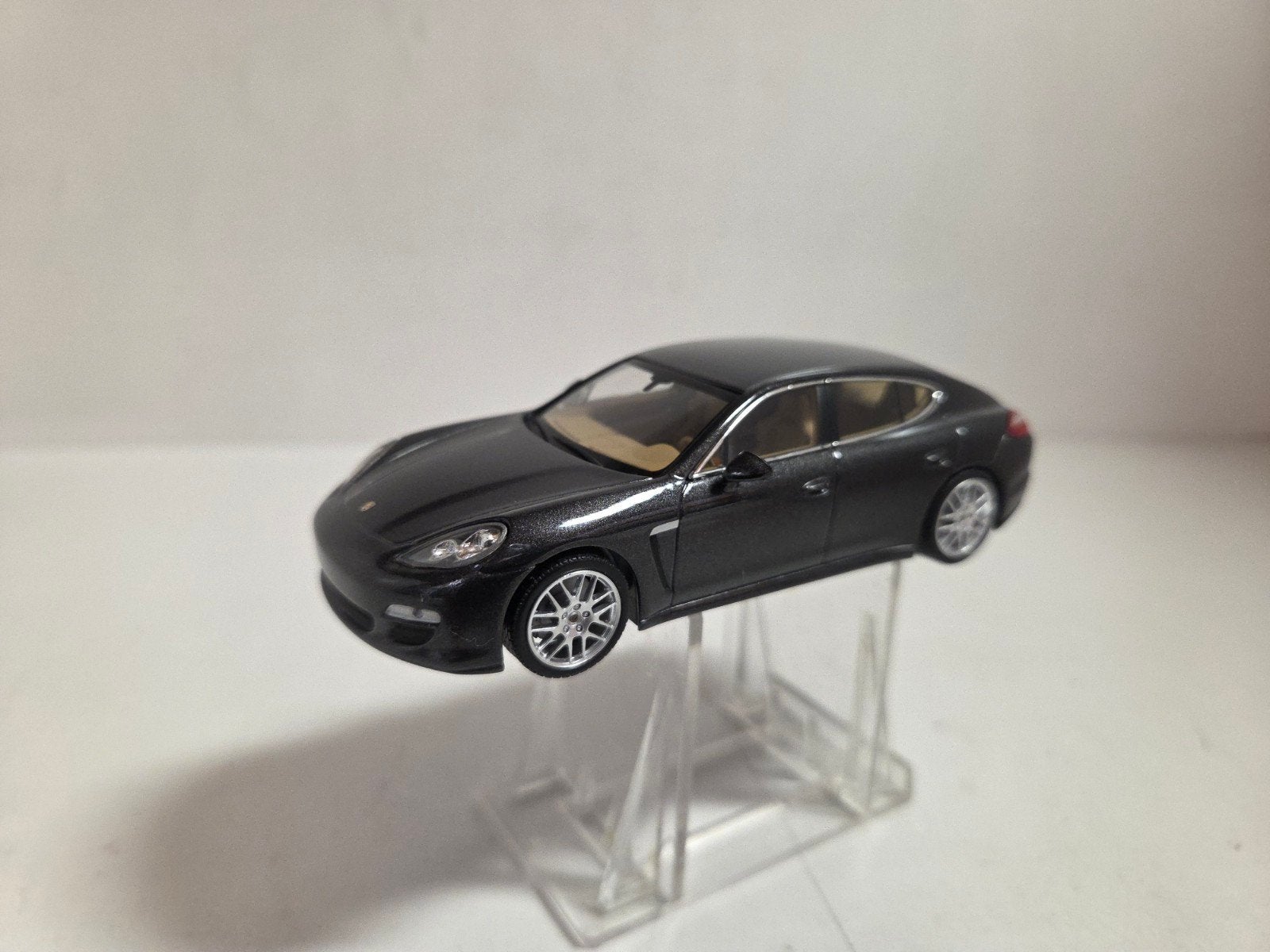 Minichamps Porsche Panamera 1:43, Hobby en Vrije tijd, Modelauto's | 1:43, Auto, ., Ophalen of Verzenden, Zo goed als nieuw