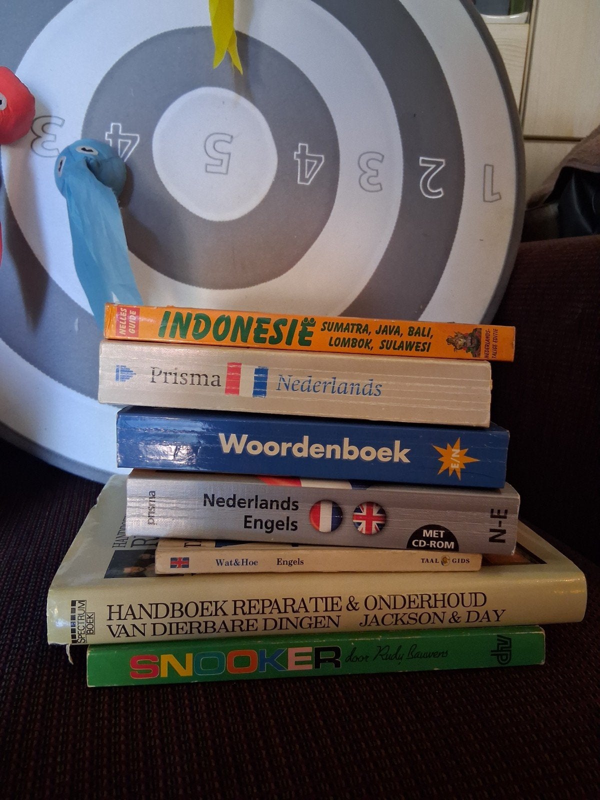 7 boeken, waaronder woordenboeken en reisgids, Ophalen of Verzenden, Gelezen, Prisma of Spectrum, Nederlands