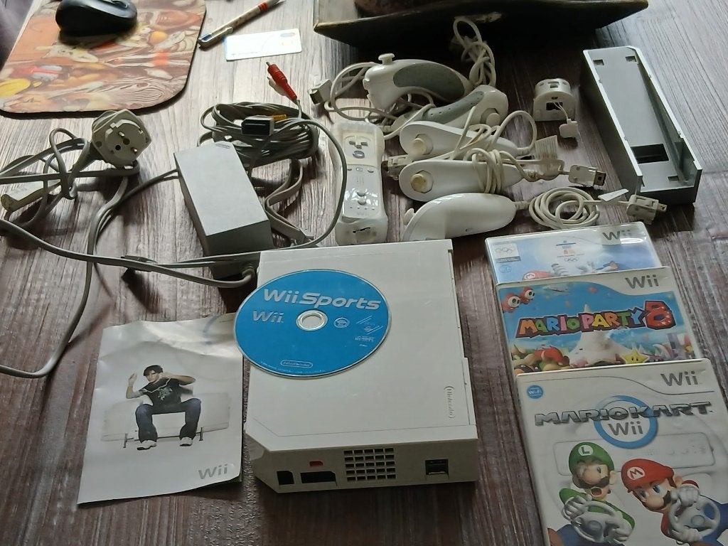 Nintendo Wii + 3 Mario Games Etc., Ophalen of Verzenden, Gebruikt, Met 3 controllers of meer, Met games