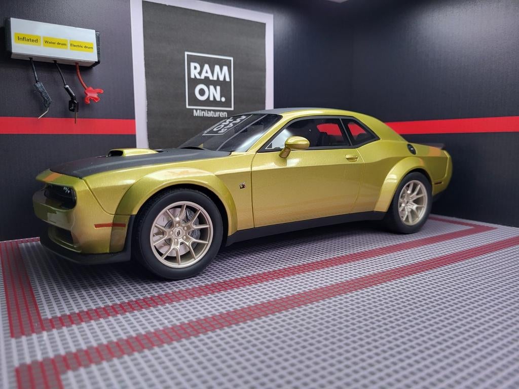 1/18 Dodge Challenger R/T 50TH Anniversary, Hobby en Vrije tijd, Modelauto's | 1:18, Ophalen of Verzenden, Zo goed als nieuw, Auto