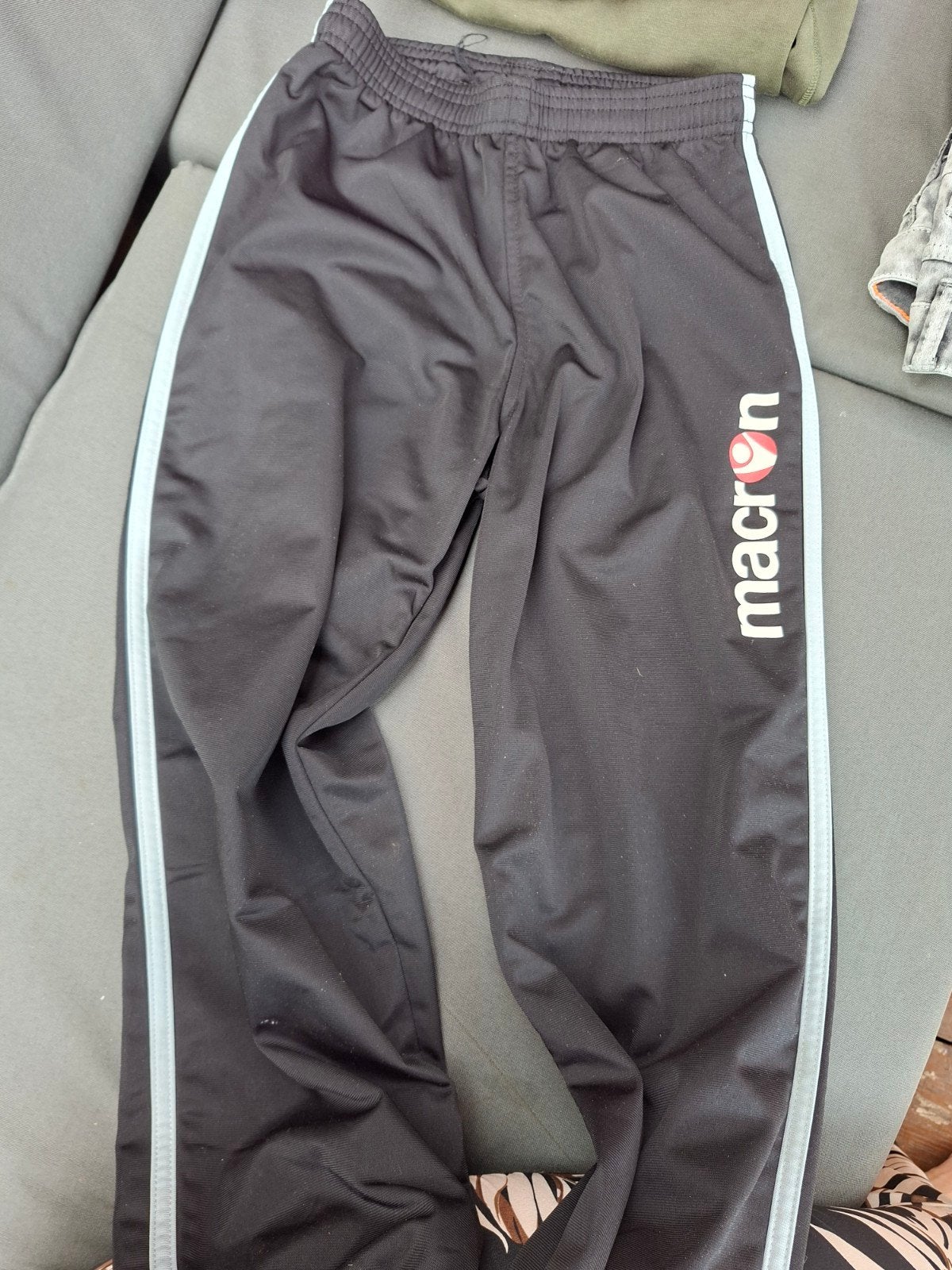 Macron trainingsbroek maat XXS, Ophalen