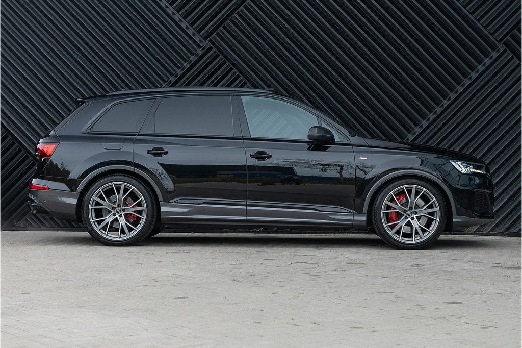 Audi Q7 60 TFSI e quattro S-Line Competition ACC Pano Head u, Automaat, 12 maanden, Gebruikt, Zwart