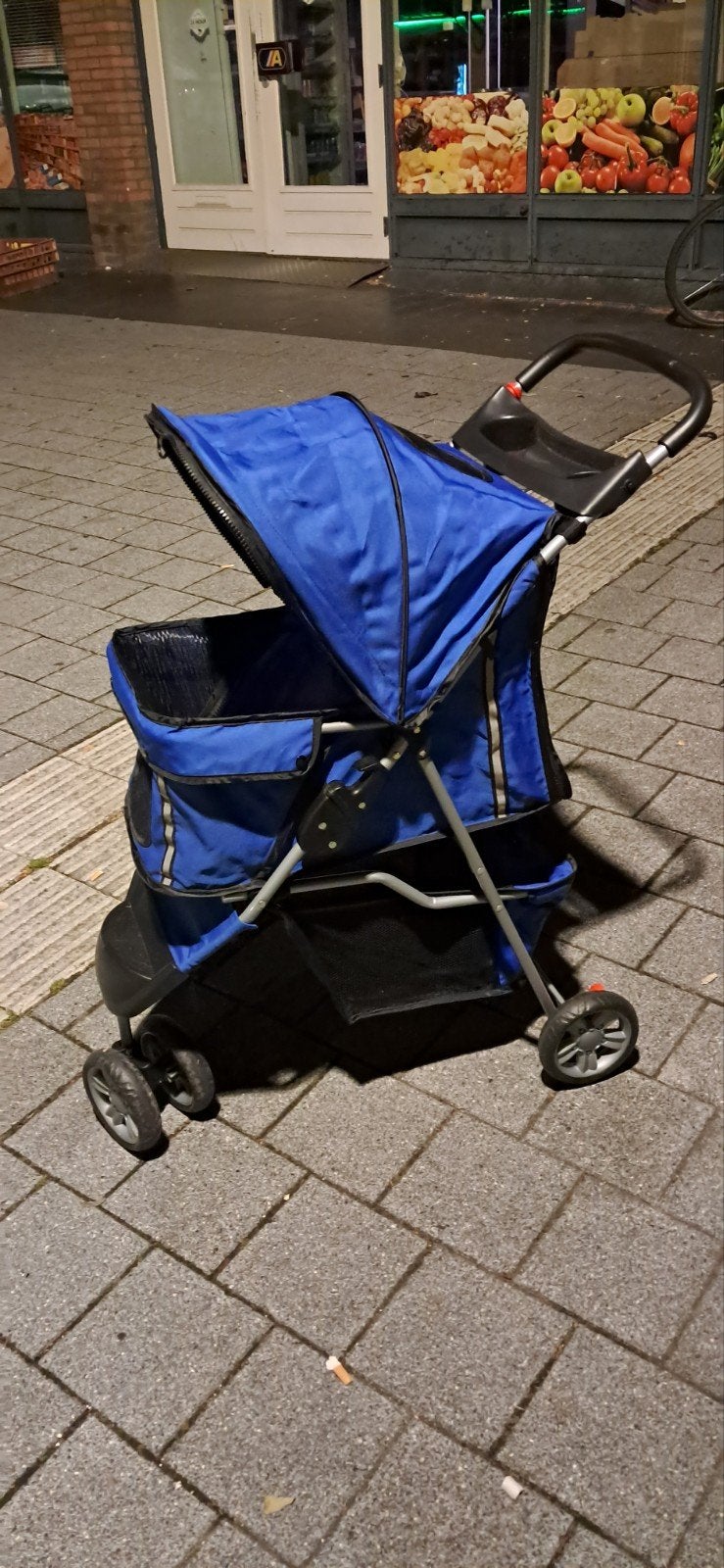 Hondenbuggy zo goed als nieuw. Inklapbaar, Dieren en Toebehoren, Honden-accessoires, Ophalen, Zo goed als nieuw, Hondenbuggy