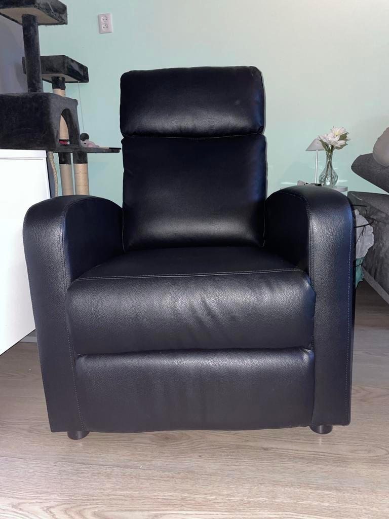 Zwarte kunstleren relaxfauteuil - Comfortabel en stijlvol, Ophalen, Overige materialen, 75 tot 100 cm, Zo goed als nieuw