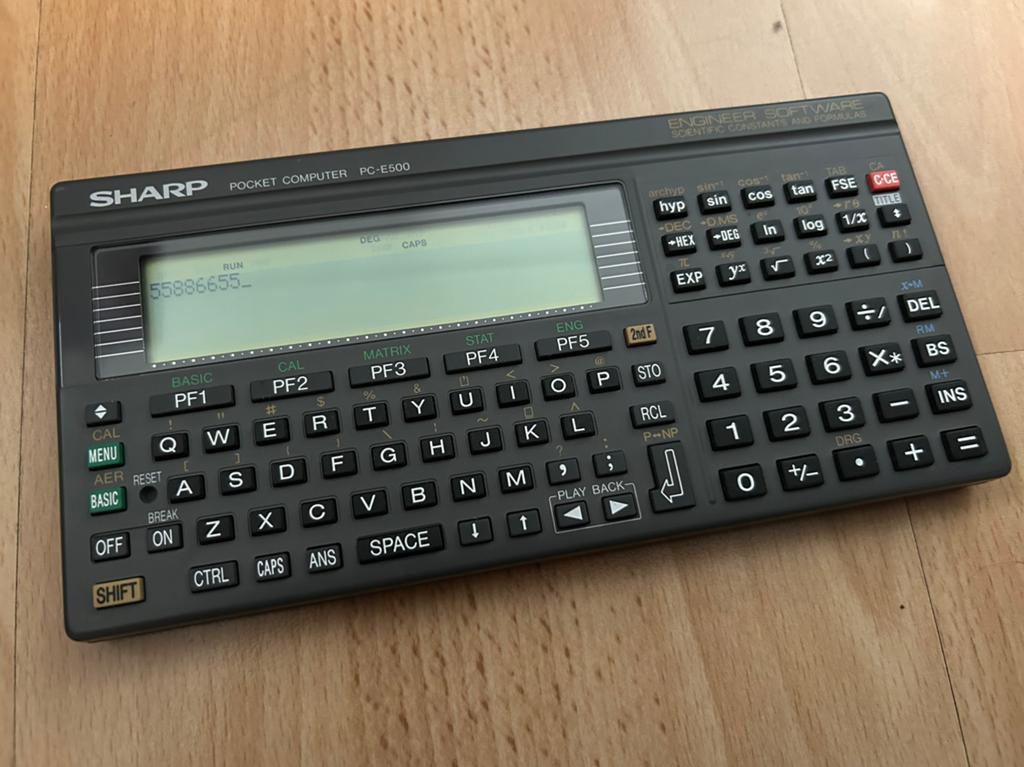 Sharp PC-E500, Diversen, Rekenmachines, Ophalen, Zo goed als nieuw
