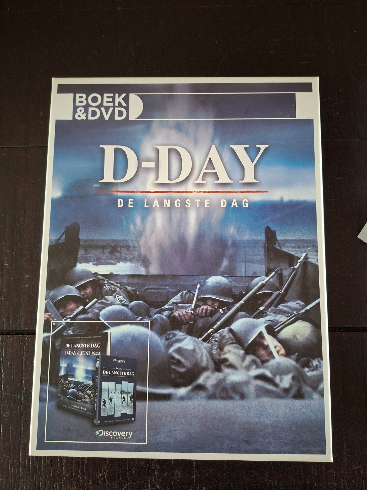 D Day dvd en boek., Alle leeftijden, Ophalen of Verzenden, Nieuw in verpakking