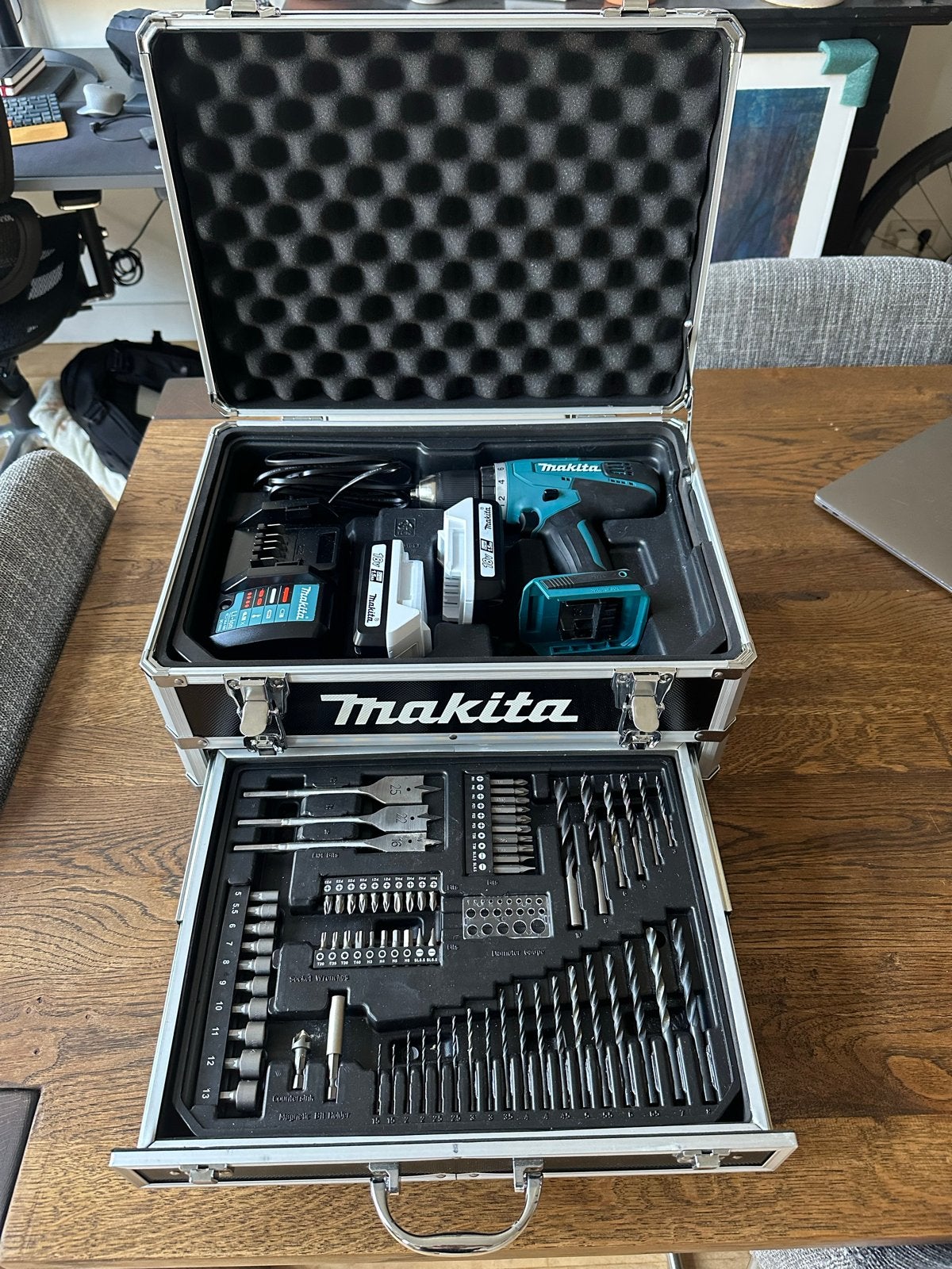 Makita 18v boormachine set, Ophalen, Zo goed als nieuw, Boormachine
