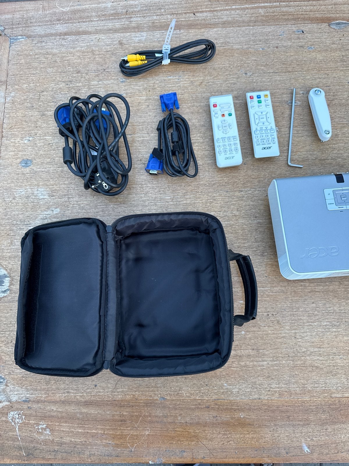 Acer P3250 DLP Beamer met accessoires en draagtas, Ophalen, Gebruikt, DLP, Overige resoluties
