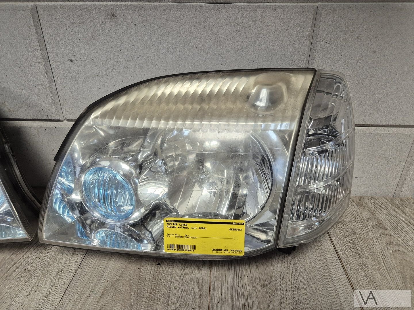 Foto 3 van Nissan X-trail 02 - 08 koplamp rechts MET KNIPPER passagier