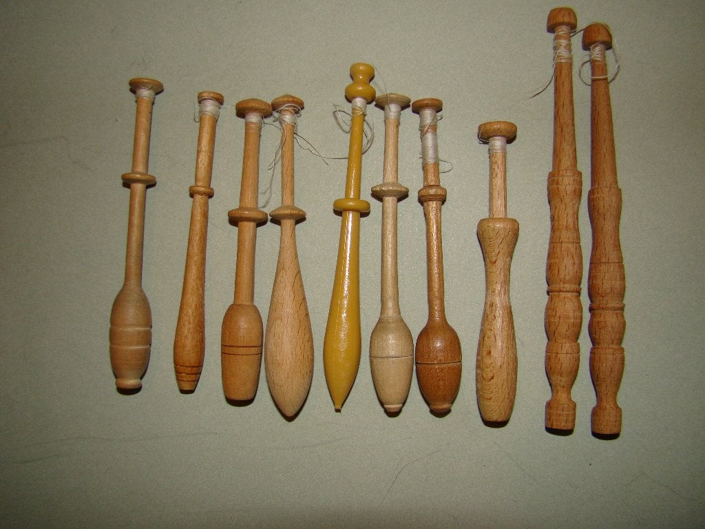 10 houten kantklos klosjes voor verzameling, Hobby en Vrije tijd, Kantklossen, Ophalen of Verzenden, Zo goed als nieuw, Klos(sen)
