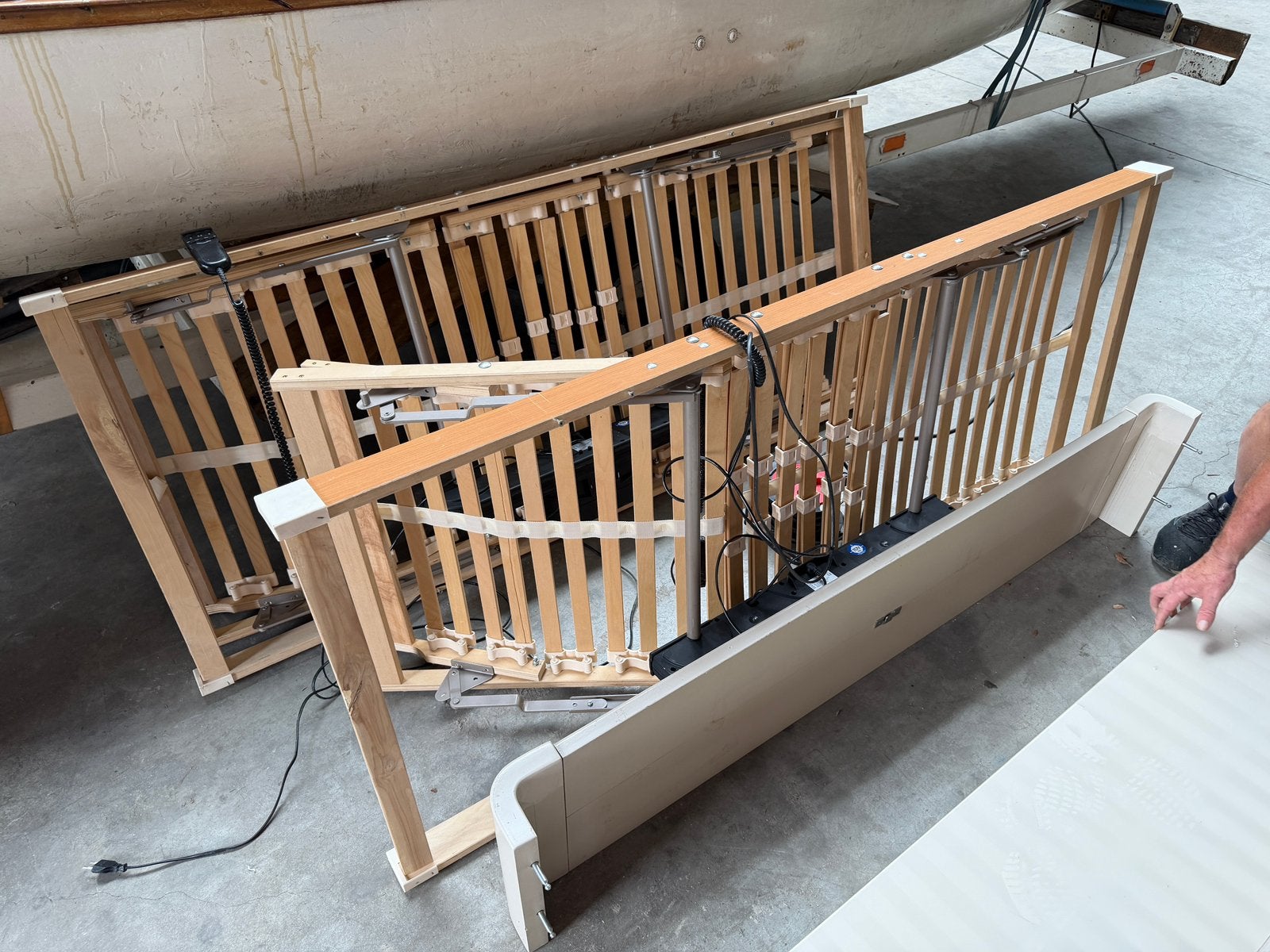 Verstelbaar bed 180 x 160 cm, Ophalen, Tweepersoons, 190 cm of minder, Crème
