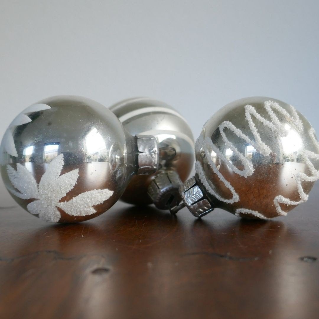 Oude gesuikerde kerstballen zilverkleurig, Ophalen of Verzenden, Zo goed als nieuw