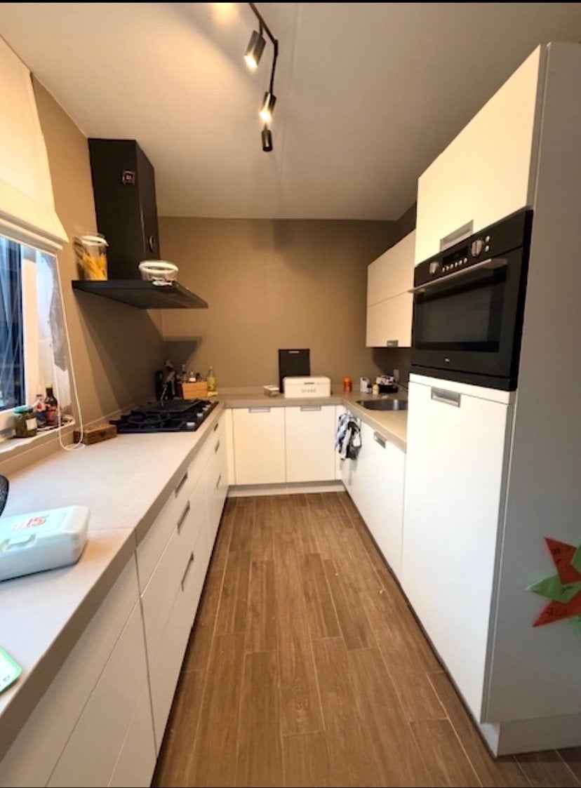 Bruynzeel keuken met composiet blad en Atag apparatuur, Ophalen, Gebruikt, U-keuken, Wit